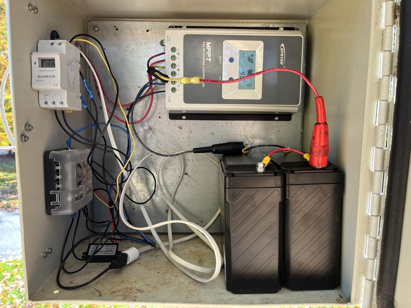 EPEVER MPPT 30A Solar Charge Controller 12V 24V Auto, 30A Solar Controller Max 100V Input Negative Grounded Solar Reulator fit for Lead-Acid and Lithium Batteries and Support Batteryless Run customer photo 1