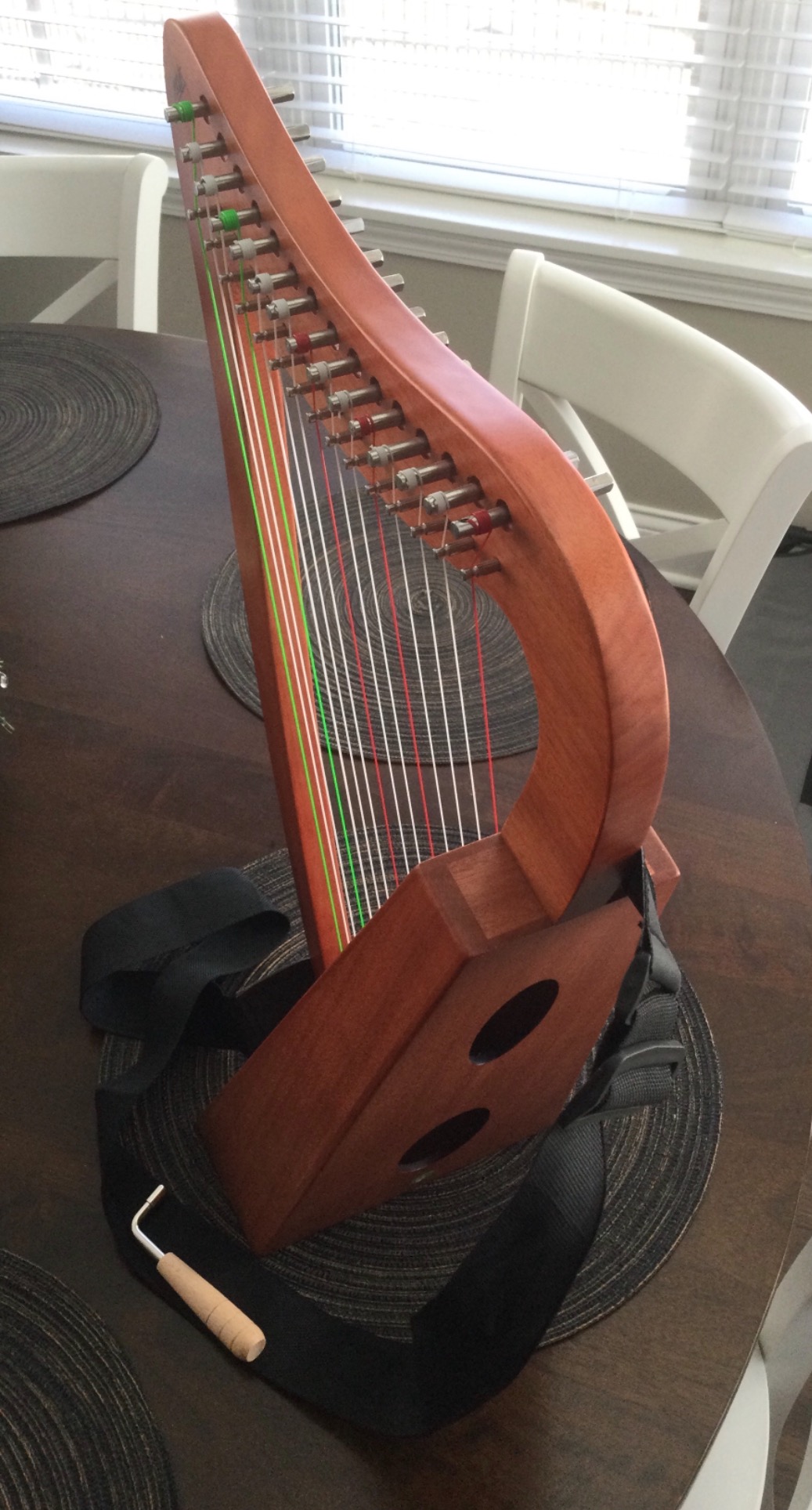 AKLOT Harp 15 strings Mahogany Harp 22 inch Height For Adult Kids Beginner with Tuning Wrench Black Gig Bag Strap Spare Strings customer photo 2