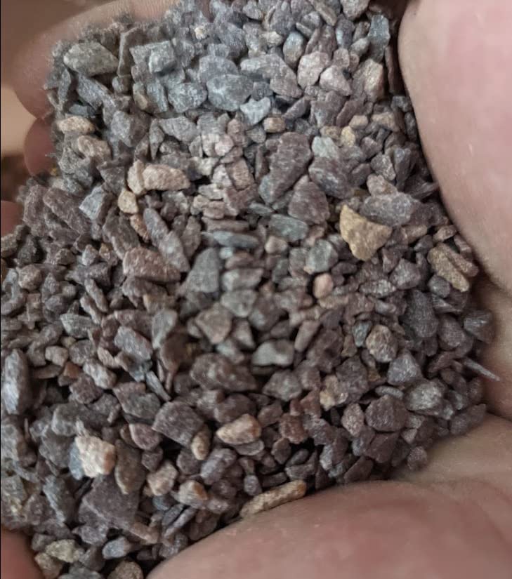 Mile Four Chicken Grit for Layer & Grower Chickens Age 8-20+ Weeks - 100% Natural Mineral Chicken Grit Quartzite, Poultry Grit, USA Mined, 4 lbs customer photo 1
