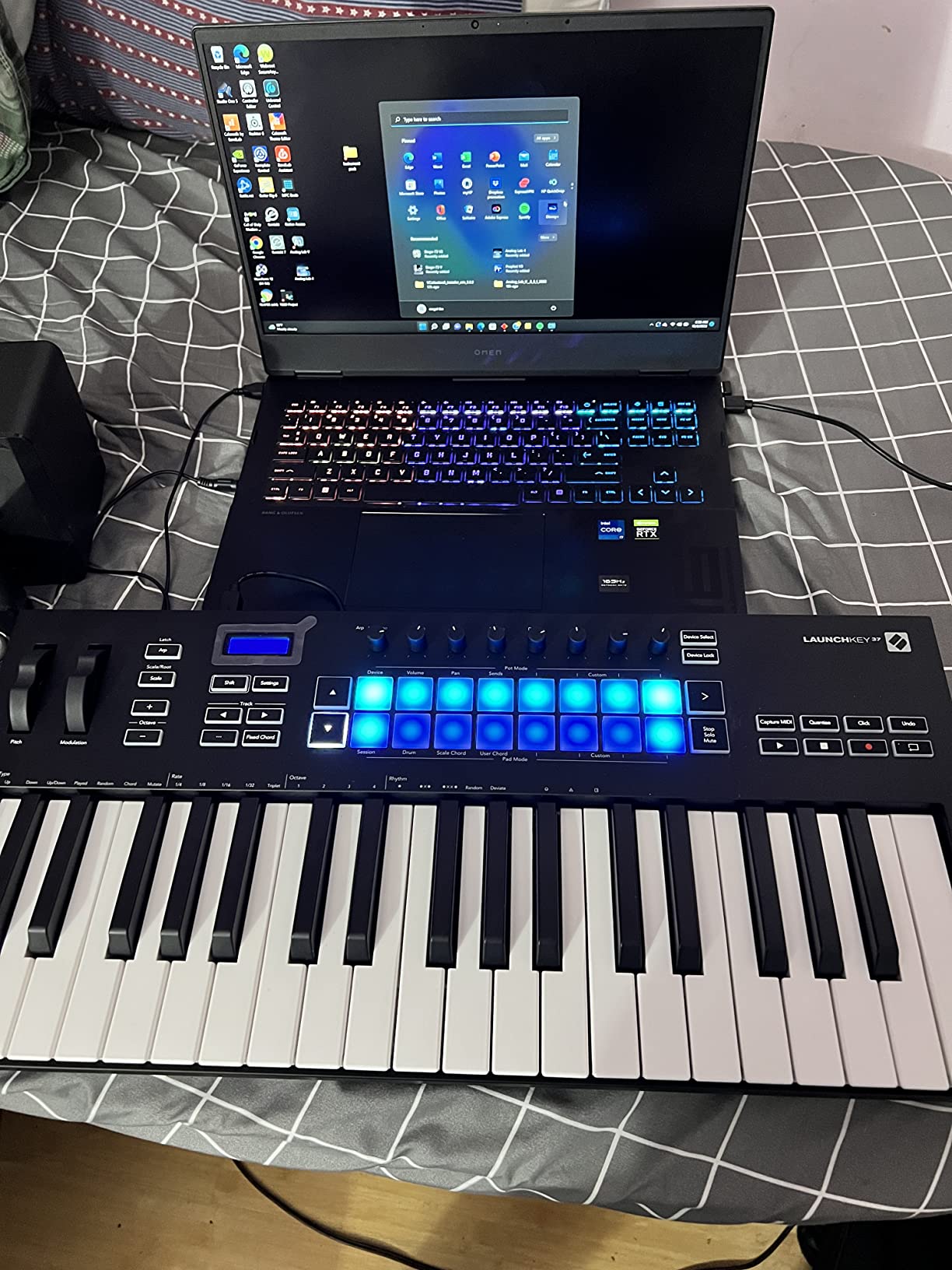 Novation Launchkey 37 [MK3] MIDI Keyboard Controller - Seamless Ableton Live Integration. Chord Mode, Scale Mode, and Arpeggiator - All the software you need for Music Production customer photo 1