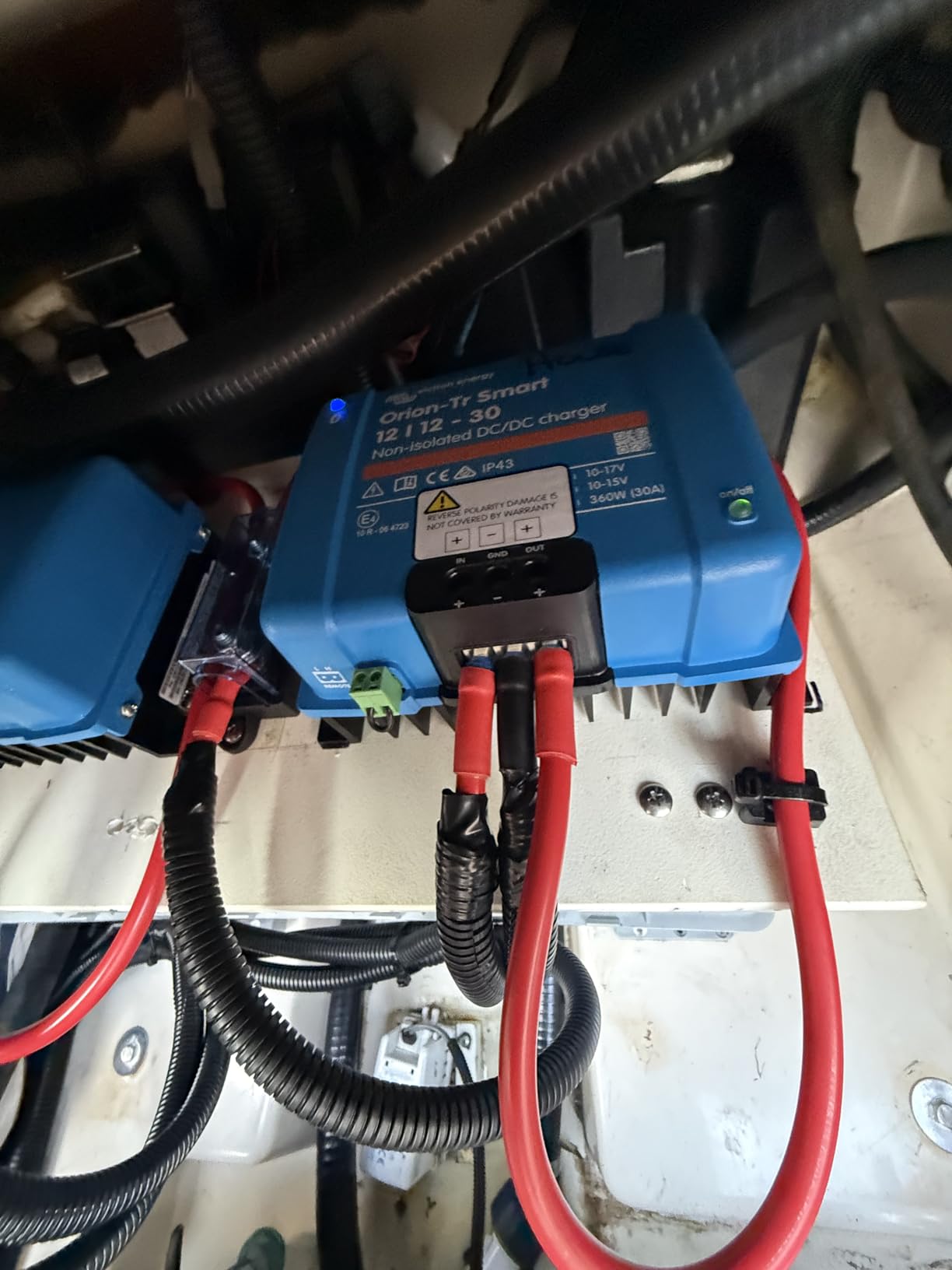Victron Energy Orion-Tr Smart DC to DC Charger (Bluetooth) - 12/12-Volt 30 amp 360-Watt - Battery Charger for Dual Battery Systems - Non-Isolated customer photo 1