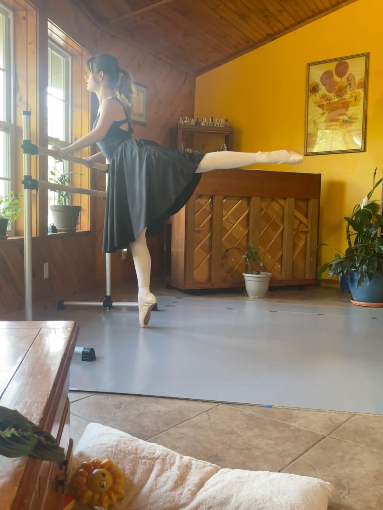 UMEKEN Wood/Aluminum/Steel Ballet Barre 4 Foot Portable Barre Bar Home Adjustable Freestanding Ballet Stretch Dance Bar for Kids Adult with Carry Bag customer photo 1