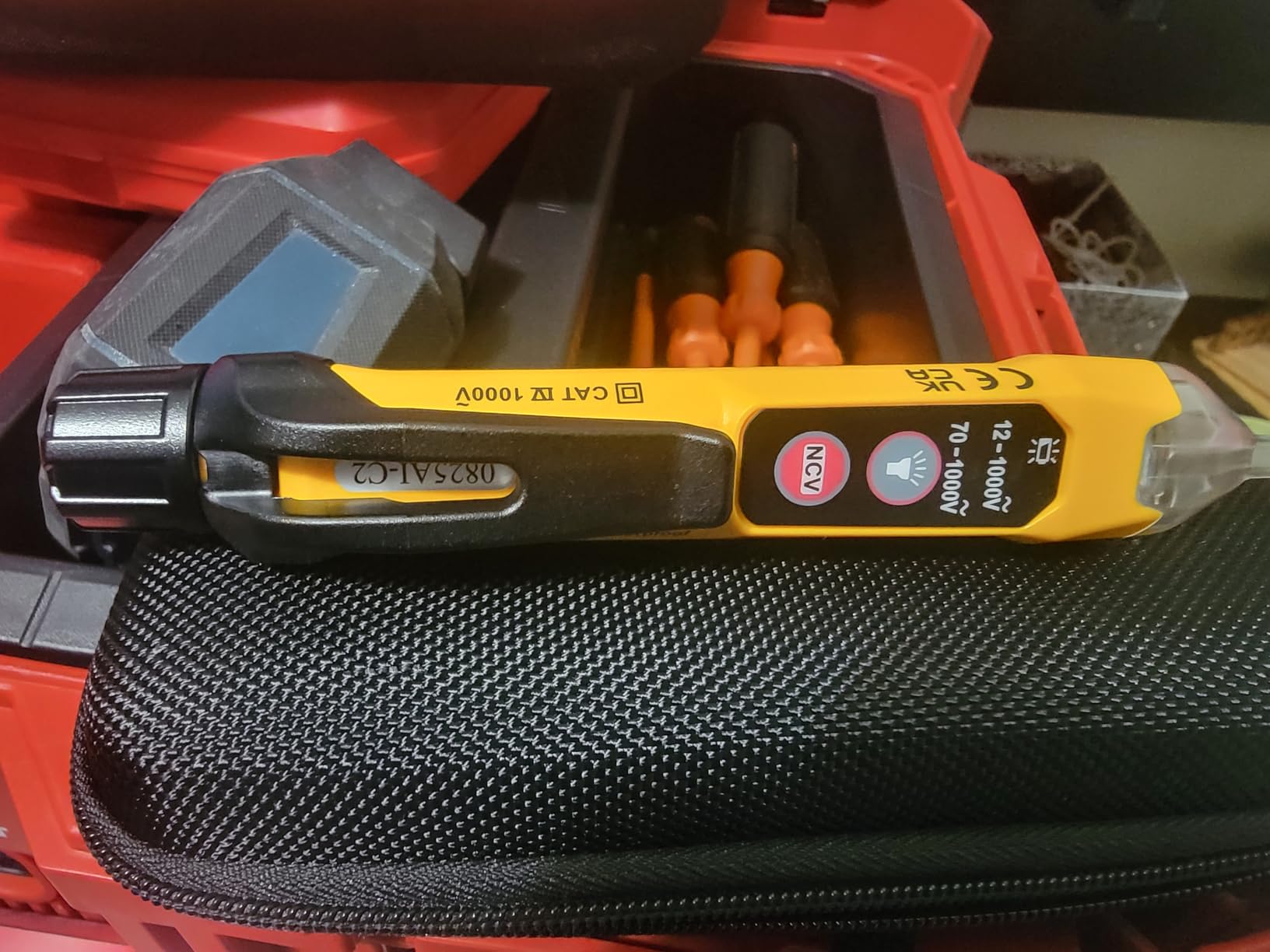 Klein Tools NCVT3P Dual Range Non Contact Voltage Tester, 12 - 1000V AC Pen, Flashlight, Audible and Flashing LED Alarms, Pocket Clip customer photo 1