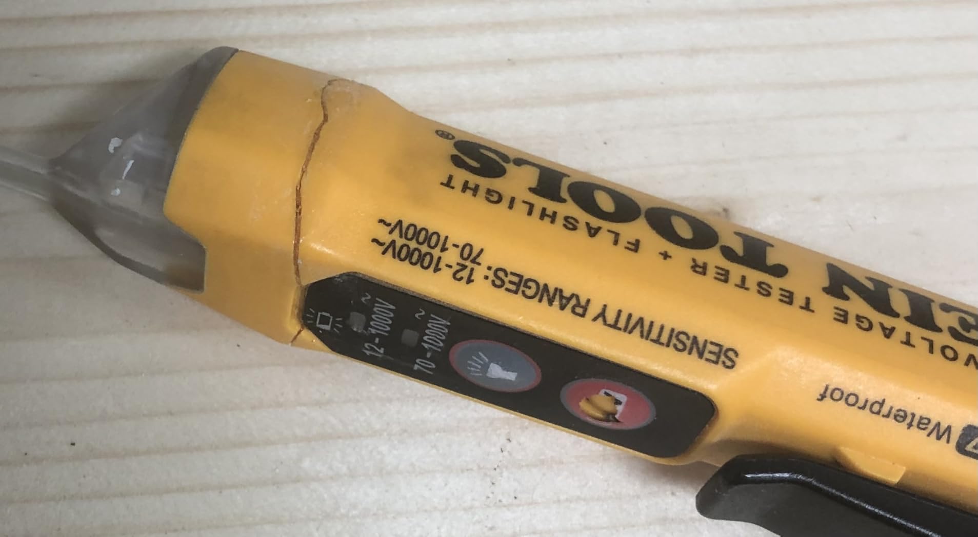 Klein Tools NCVT3P Dual Range Non Contact Voltage Tester, 12 - 1000V AC Pen, Flashlight, Audible and Flashing LED Alarms, Pocket Clip customer photo 2