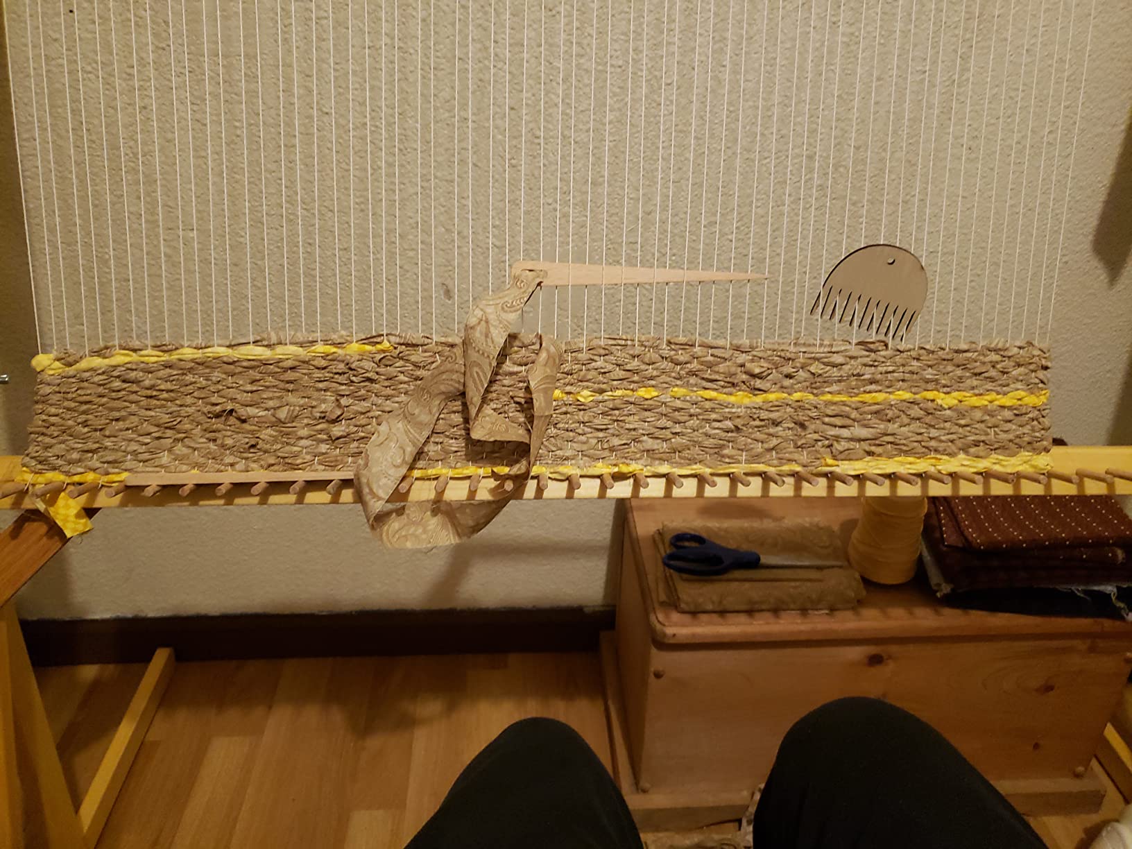 WILLBOND 7 Pieces Wood Hand Loom Stick Set Include 5 Pieces Wood Weaving Crochet Needle with Shuttles Weaving Stick and Weaving Comb for Knitted Crafts DIY customer photo 2
