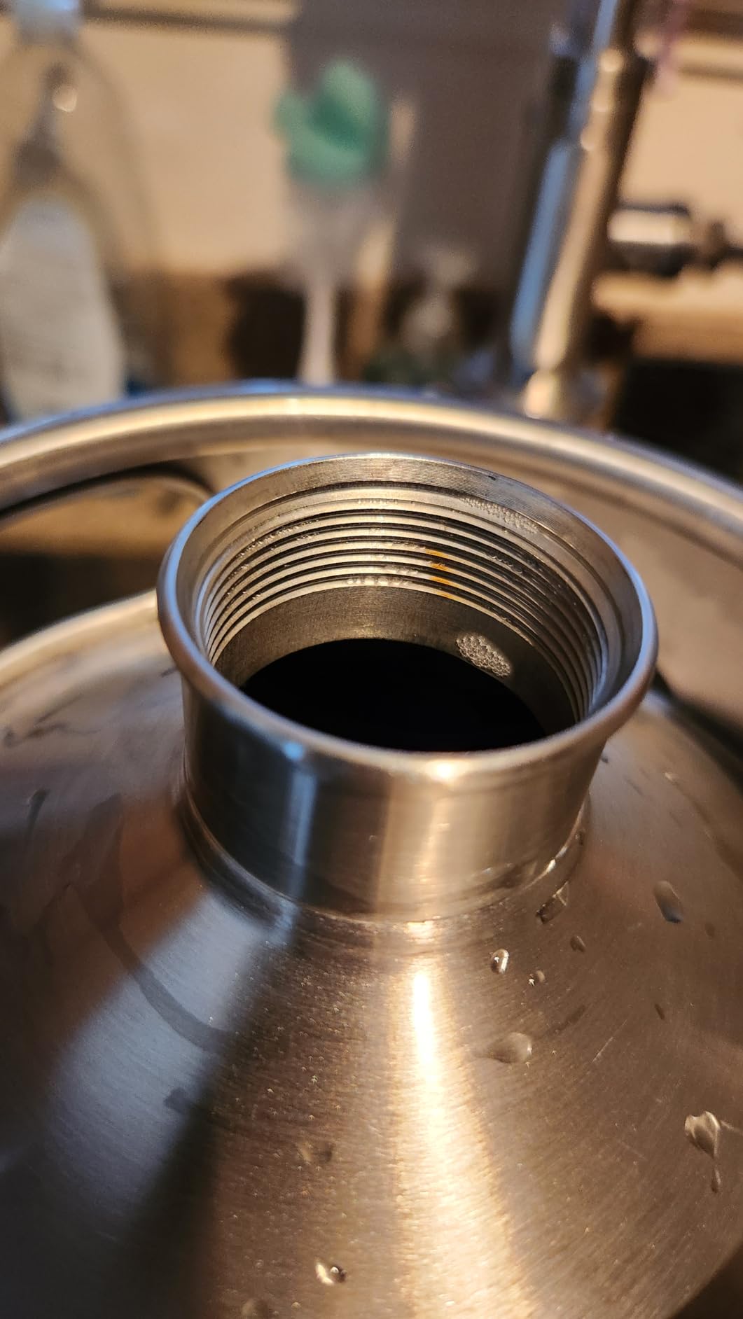 TMCRAFT 128OZ Stainless Steel Mini Keg, Portable beer growler with Exhaust Valve Designed Cap to Keep Beverage Fresh customer photo 2