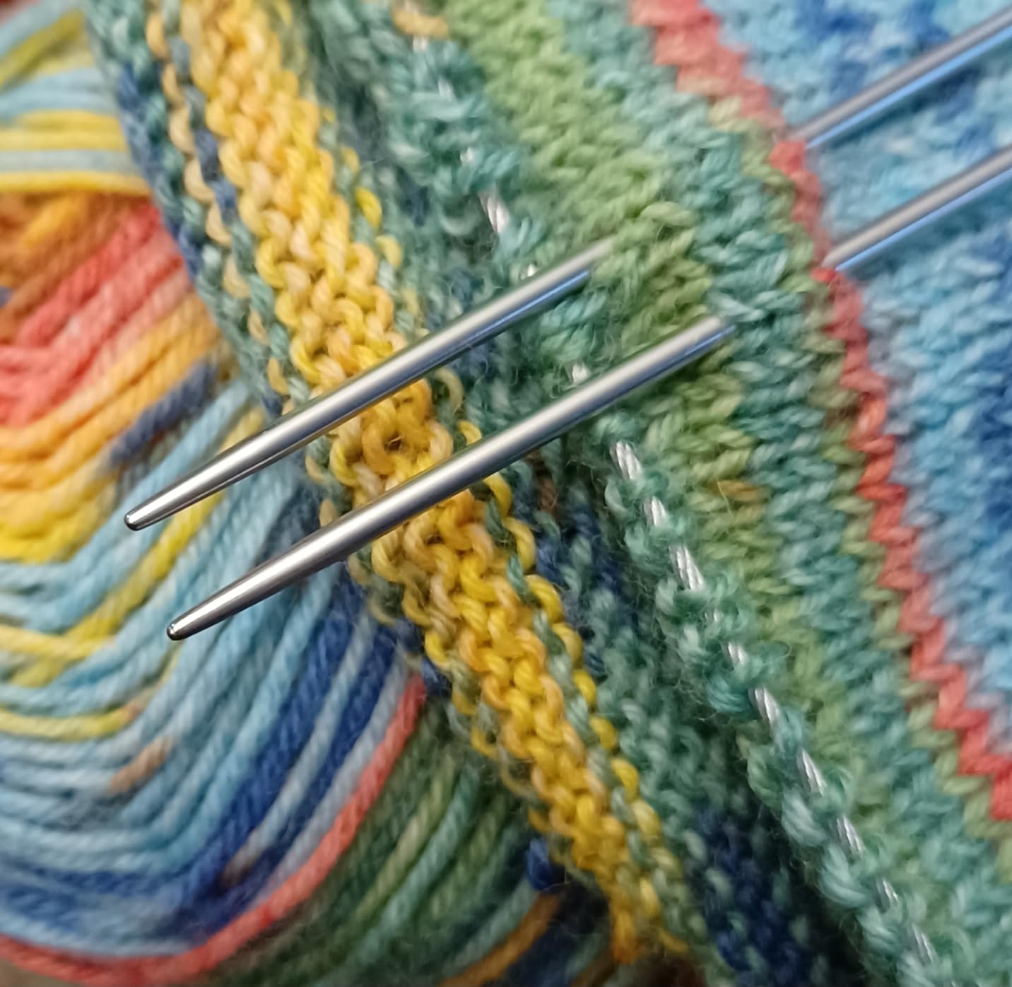 KnitPal 47-in(120cm) Stainless Steel Circular Knitting Needles Set - Magic Loop Sock Knitting Needles - 6 US Sizes: 0/2mm, 1/2.25mm, 1.5/2.5mm, 2/2.75mm, 3/3.25mm, 4/3.5mm - Free Patterns & eBook customer photo 1
