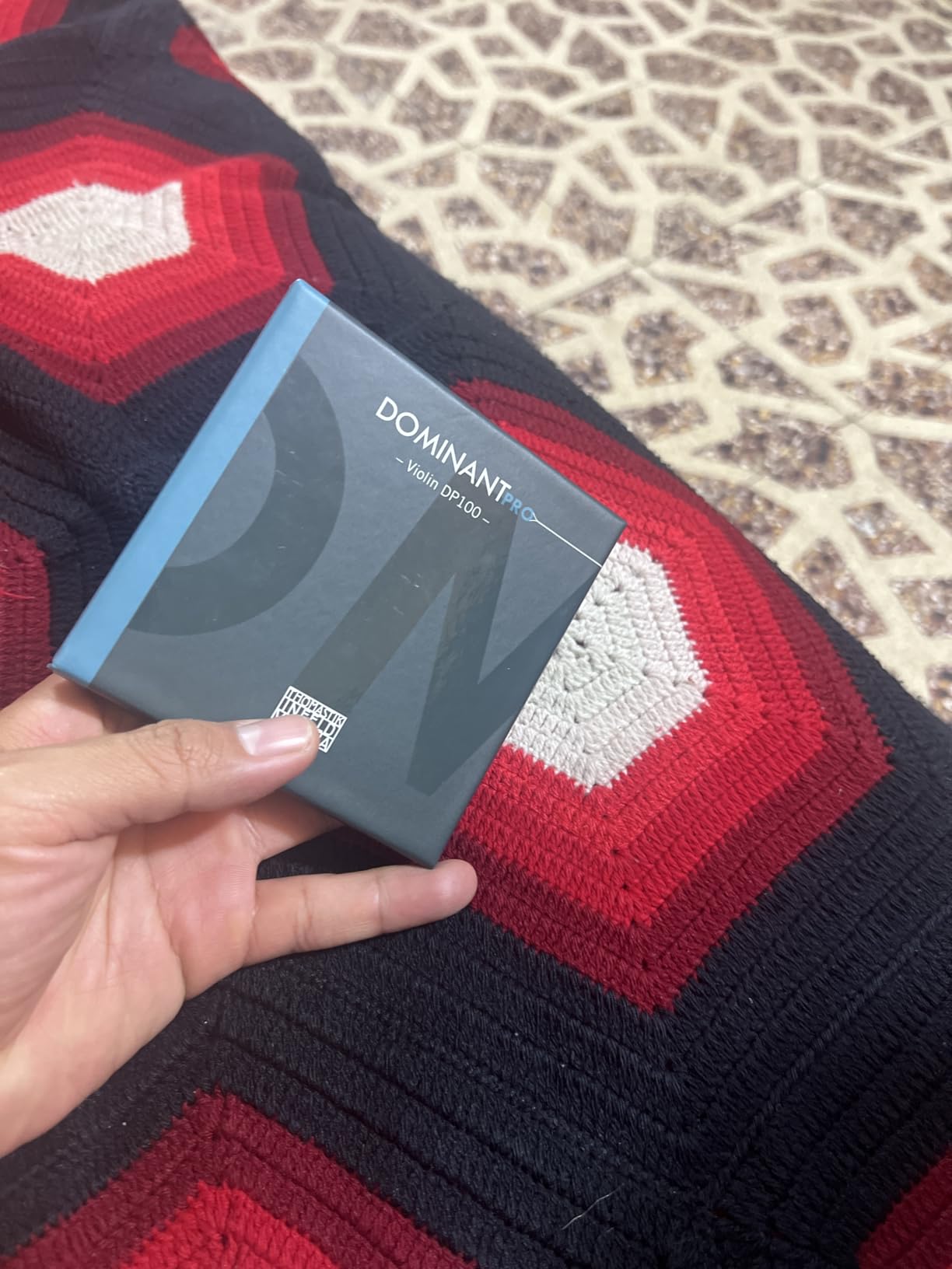 Thomastik Dominant Pro Violin Strings DP100, 4/4 Synthetic Core Set - Powerful, Balanced with Broad Sound Colors customer photo 1