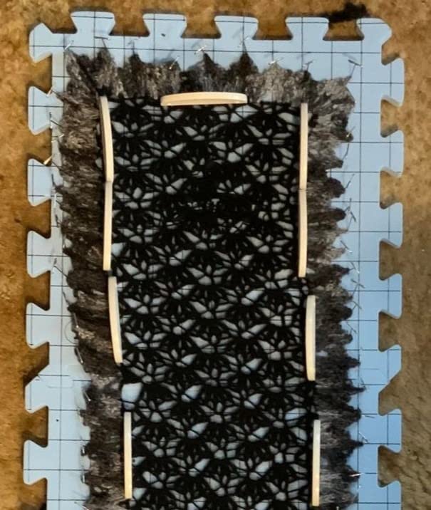 Red Suricata Curved Knit Blocking Combs Set of 25 Curved Edge Blockers for Knitting & Crochet Projects Extra 100 T pins Use with Blocking Mats - Patent Pending customer photo 1