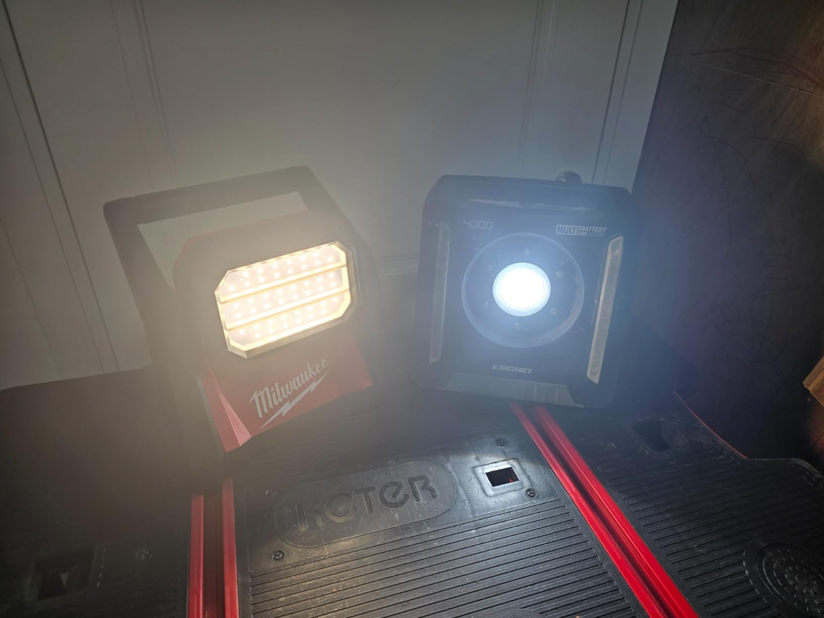 Milwaukee 2366-20 M18 ROVER Compact Lithium-Ion Dual Power 4000 Lumens Corded/Cordless LED Flood Light (Tool Only) customer photo 2
