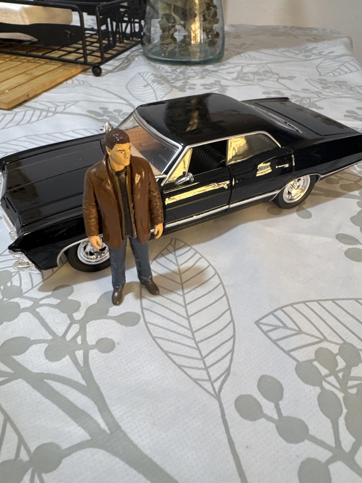 Jada Supernatural 1:24 1967 Chevy Impala Die-cast Car w/Dean Winchester Die-cast Figure customer photo 1