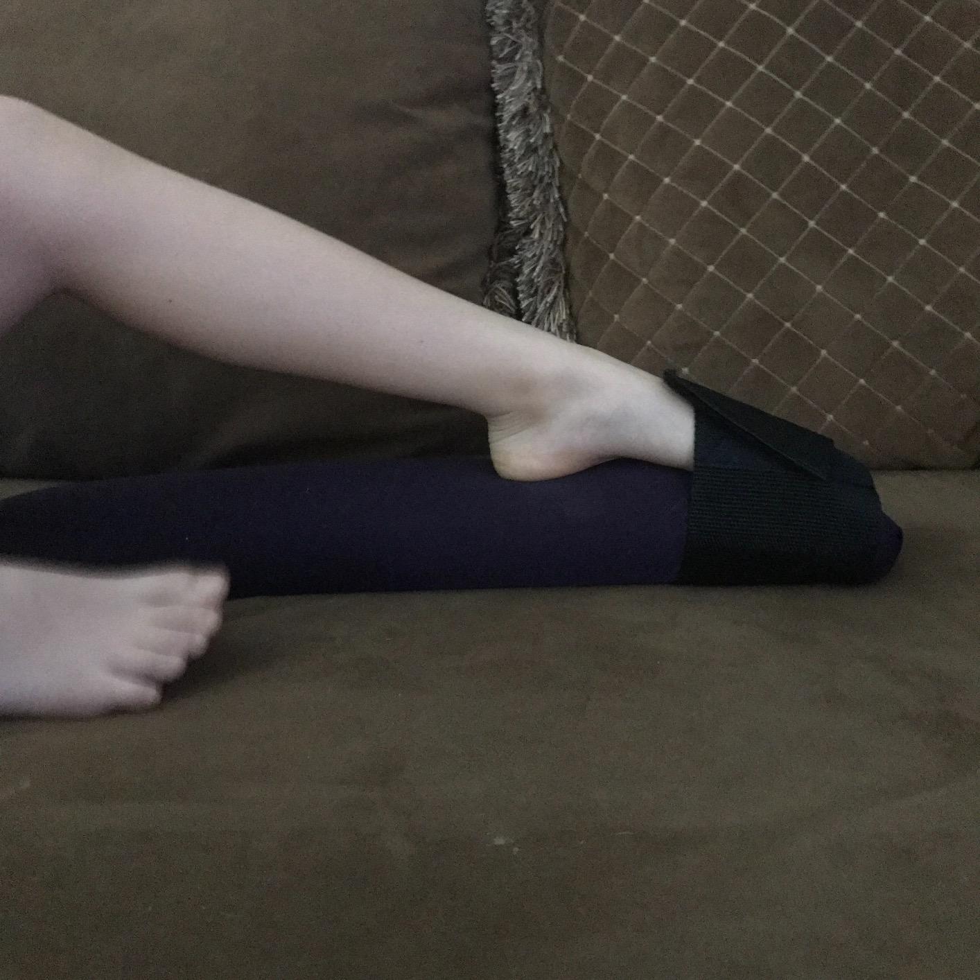 Foot Stretcher for Ballet and Gymnastics - Foot Arch Stretcher for Flexibility - Ballet Foot Stretcher for Dancers and Gymnasts customer photo 1
