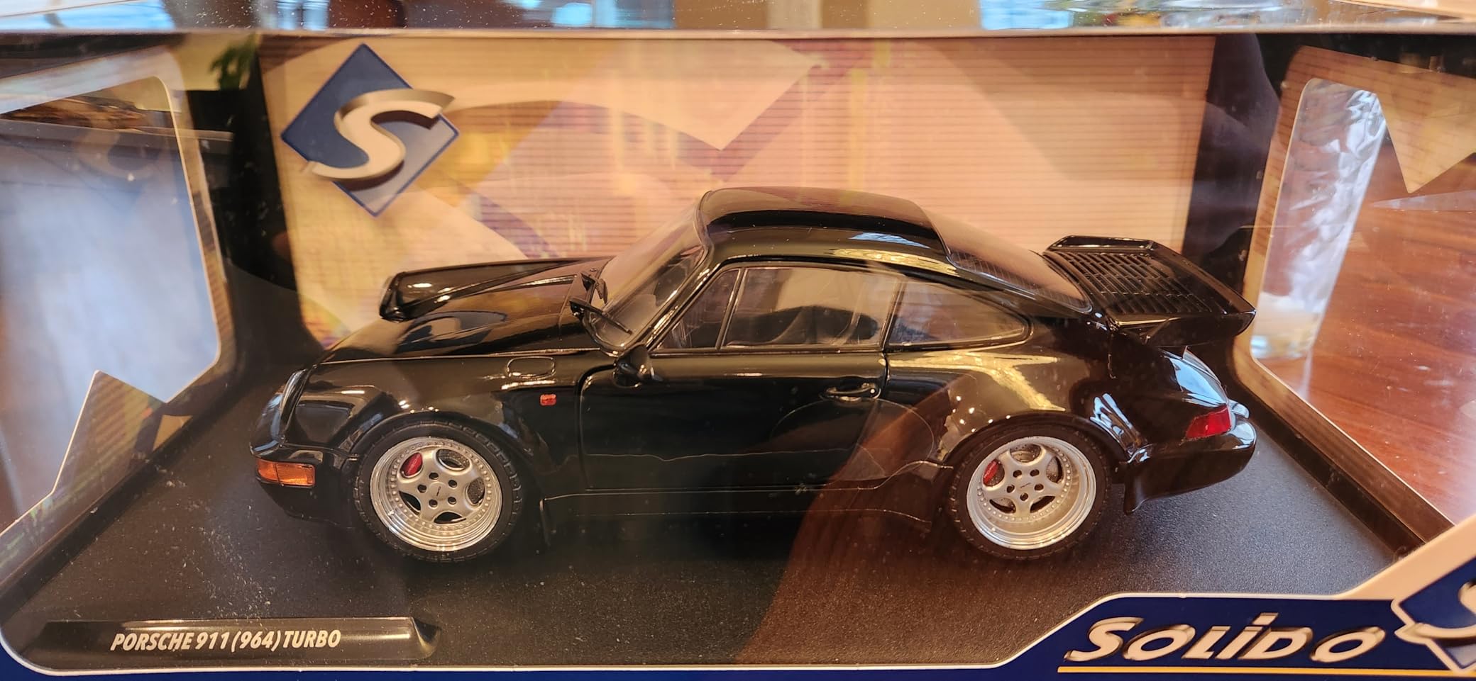Solido S1803404 1:18 1993 Porsche 964 Turbo - Black customer photo 1