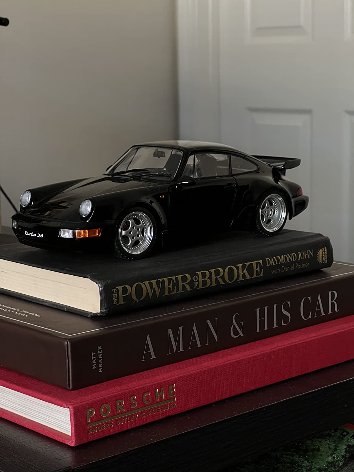 Solido S1803404 1:18 1993 Porsche 964 Turbo - Black customer photo 2