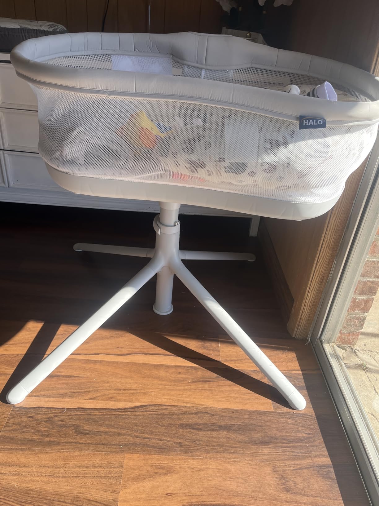 HALO BassiNest Swivel Sleeper 3.0 - Over-Bed Baby Bassinet with 360 Rotation, Adjustable Height, Breathable Mesh, Safe Close Sleeping, Lowering Wall for Easy Access, Feeding & C-Section Recovery customer photo 2