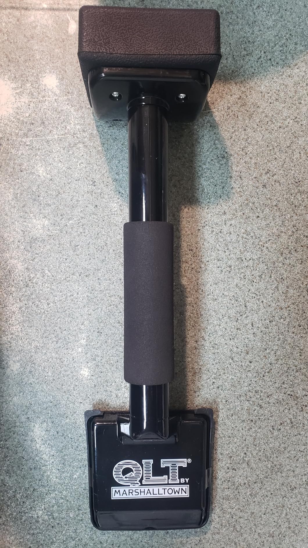 MARSHALLTOWN Knee Kicker, Contractor Grade Carpet Stretcher Tool, Carpet Kicker for Installation Over Tack Strip, Knee Kick Carpet Stretcher Tool, EKK customer photo 1