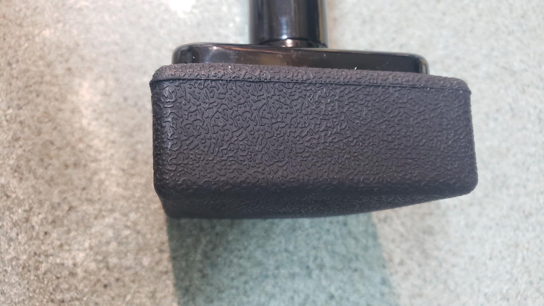 MARSHALLTOWN Knee Kicker, Contractor Grade Carpet Stretcher Tool, Carpet Kicker for Installation Over Tack Strip, Knee Kick Carpet Stretcher Tool, EKK customer photo 2