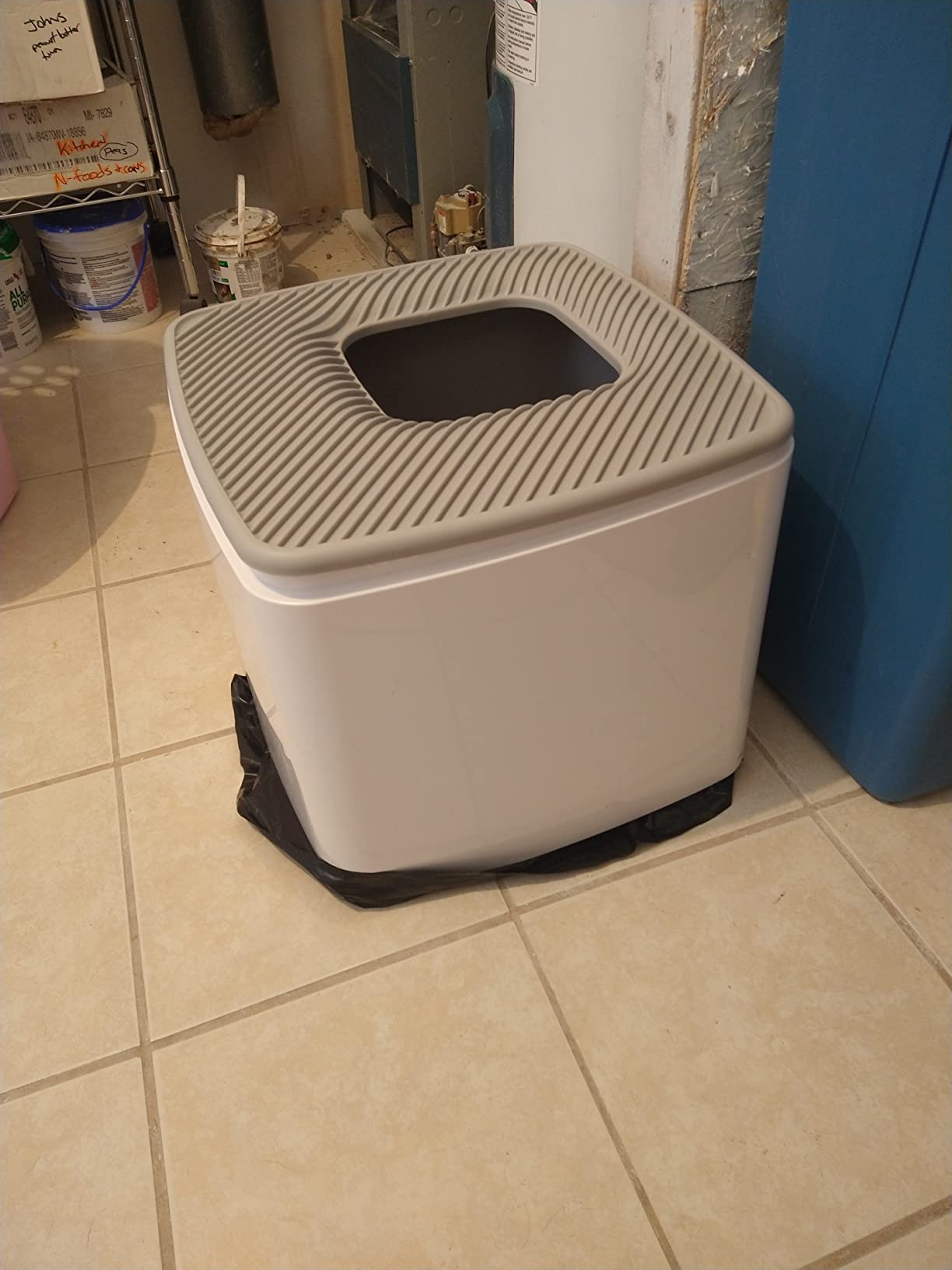 IRIS USA Cat Litter Box Top-Entry Square Top Entry Litter Box with Scoop, Enclosed Litterbox with Odor Control, Dog Proof Covered Litter Box Design, Easy to Clean, White/Gray customer photo 1