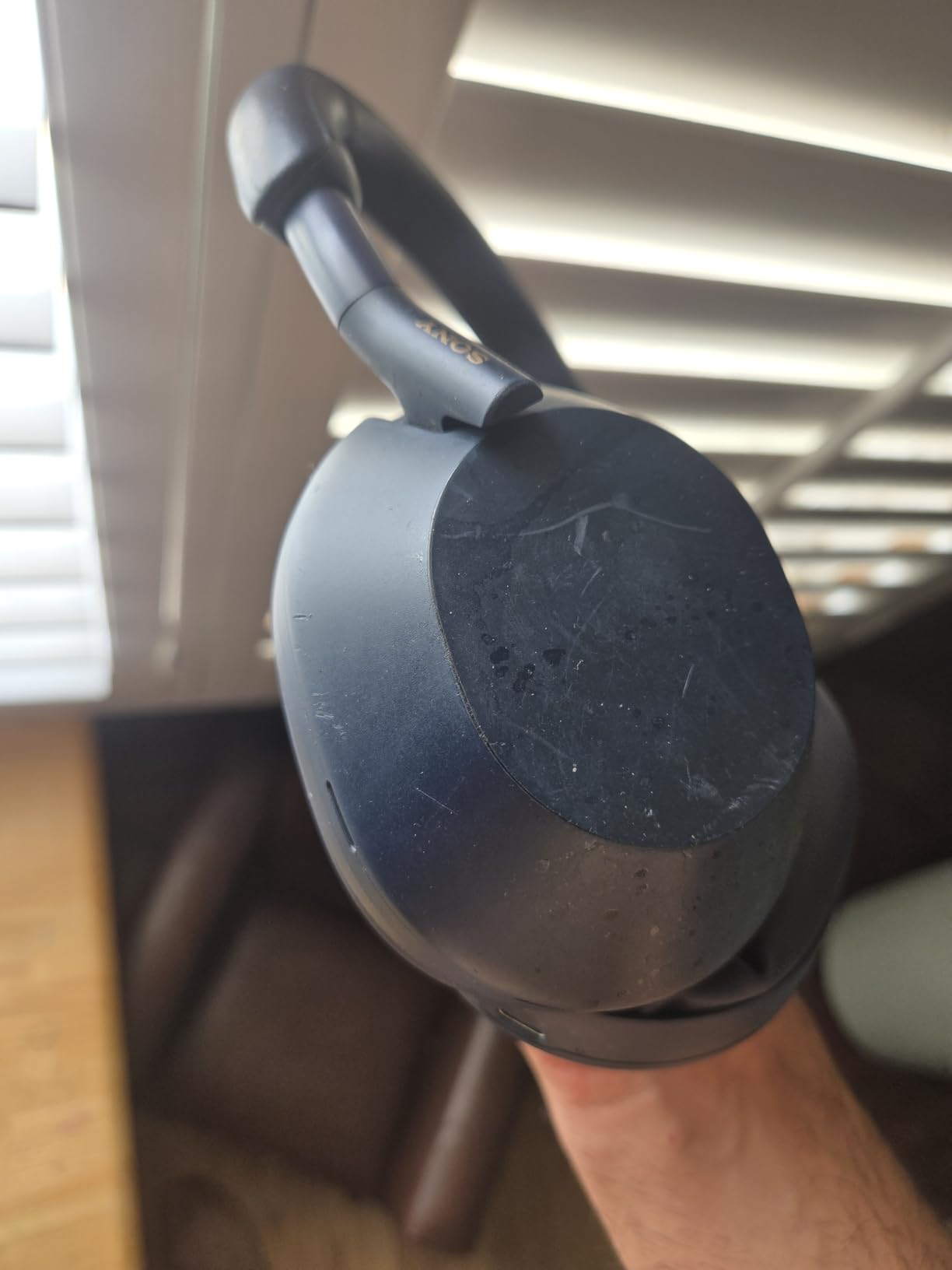 Sony WH-1000XM5 Premium Noise Canceling Headphones, Auto NC Optimizer, 30-Hour Battery, Alexa Voice Control, Black customer photo 2
