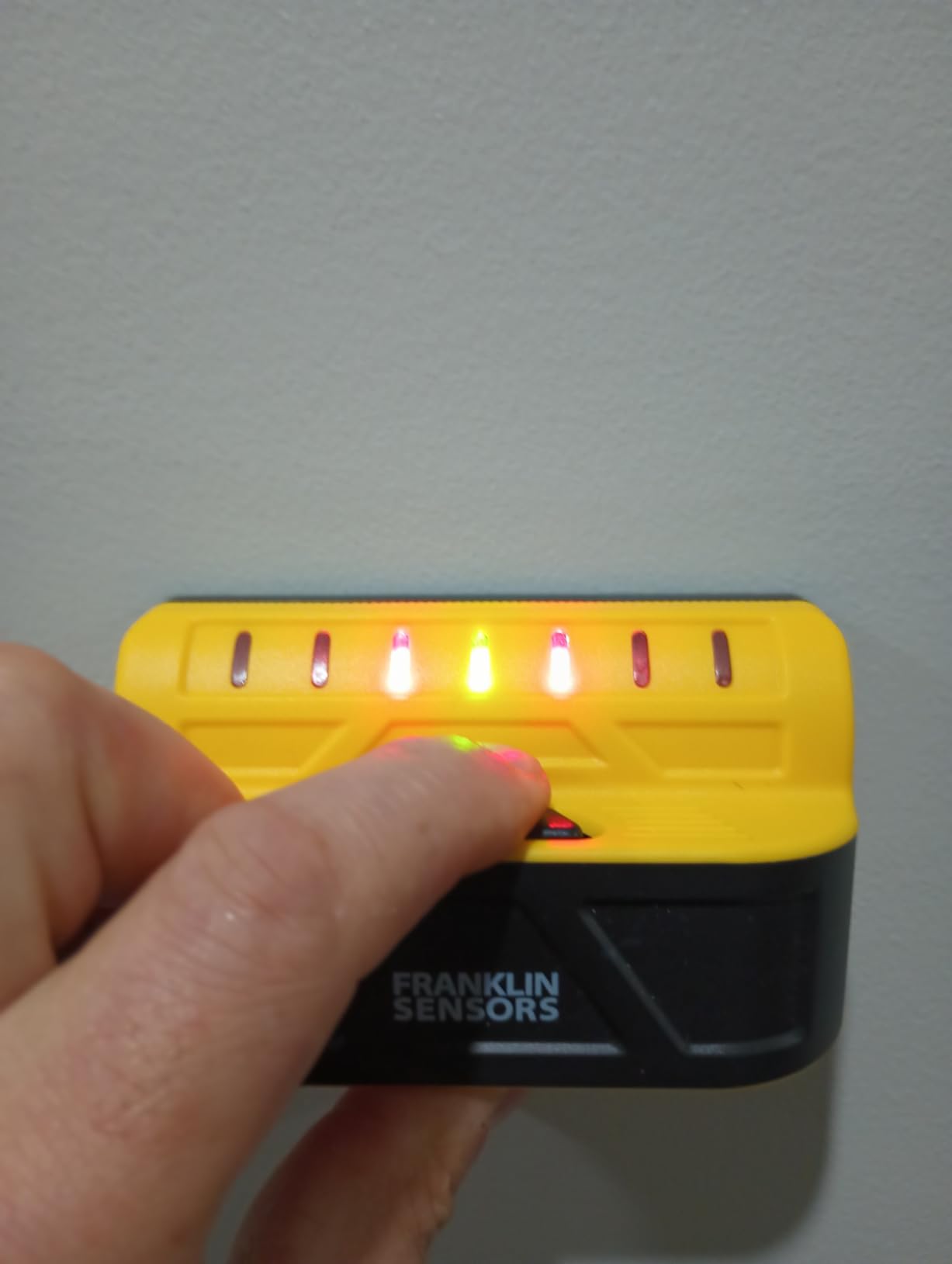 Franklin Sensors ProSensor M70 Stud Finder with 7-Sensors, Wood & Metal Stud Detector/Wall Scanner, Made in The USA customer photo 1