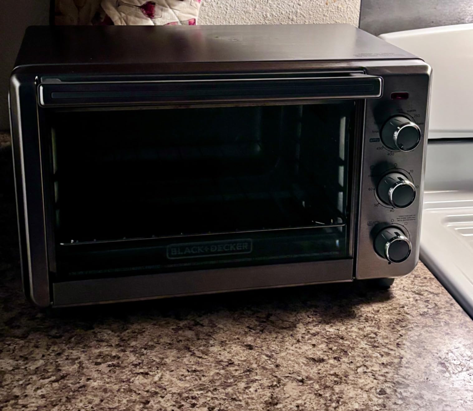 BLACK+DECKER Crisp 'N Bake Air Fryer Countertop Convection Toaster Oven, Large Capacity, 6-Slice customer photo 1
