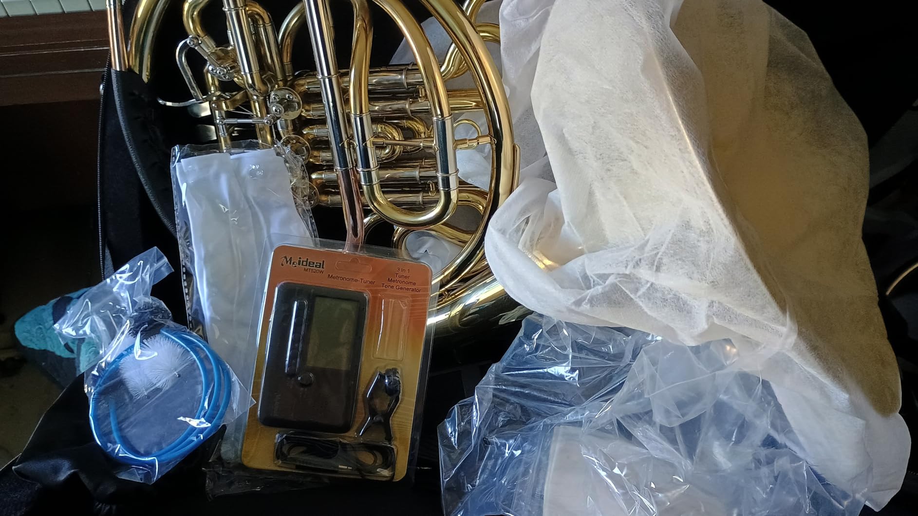 Double French Horn Fb/Bb tone, 4 Keys Gold Lacquer Brass Instrument (Gold) - Phosphorus brass body, rich resonant sound, Double horn structure, accurate flexible tuning customer photo 1