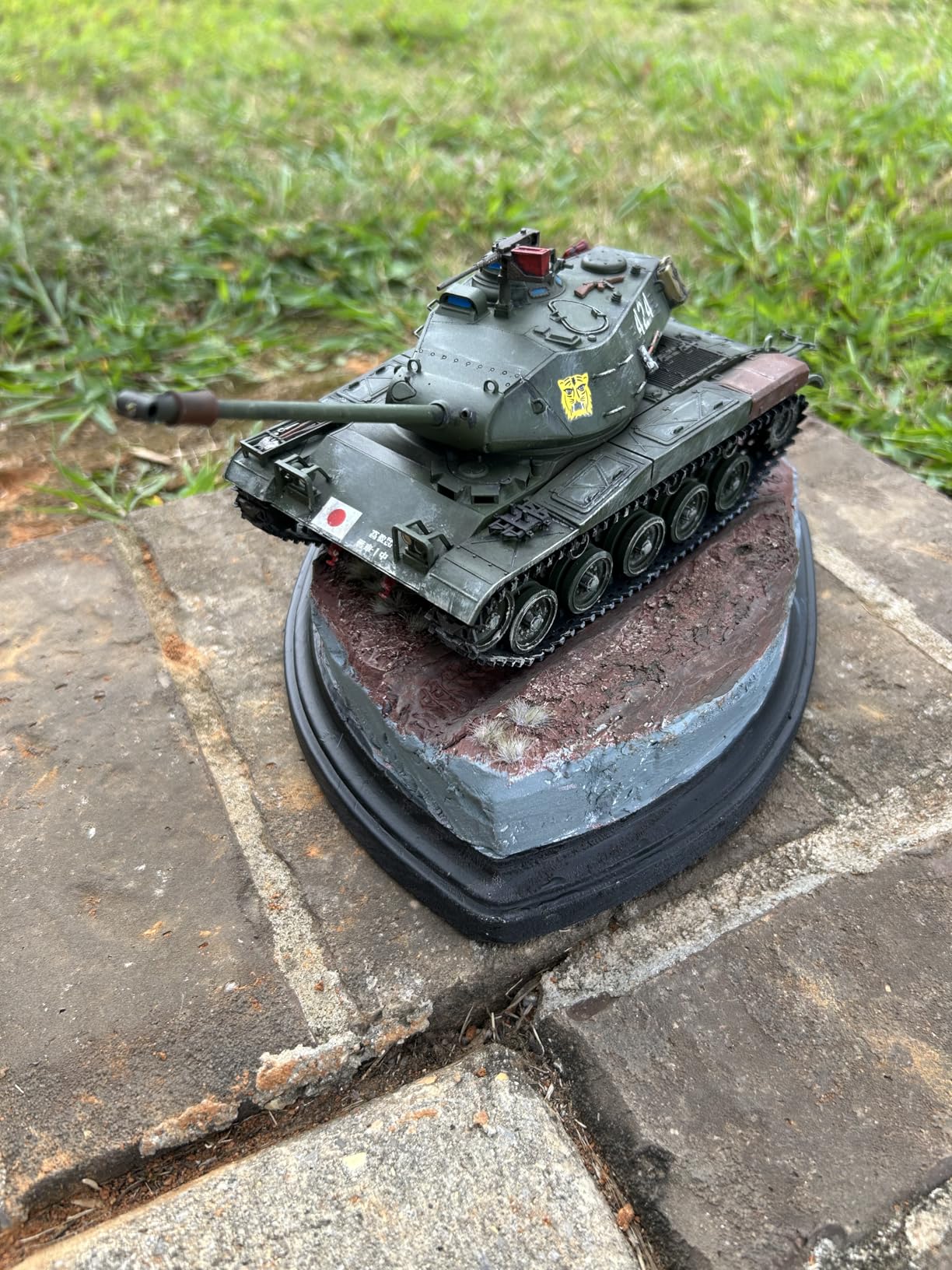 Mont Marte Grey Air Hardening Modeling Clay, 500g (1.1lb). Dries in Approximately 24 Hours. Suitable for Sculptors and Modelers of All Skill Levels. customer photo 2