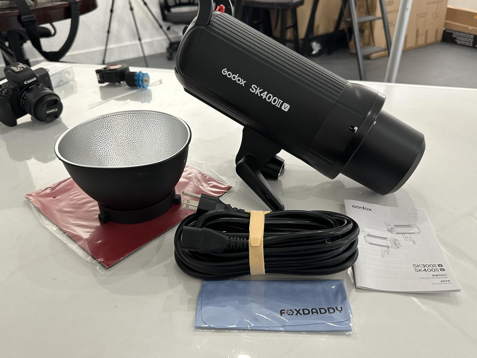 Godox SK400II-V (New Upgrade) 400Ws Bowens Mount Photo Studio 2.4GHz GN65 Built-in LED Modeling Lamp 5600±200K Strobe Light Photography Lamp for Product/Wedding/Portrait customer photo 2