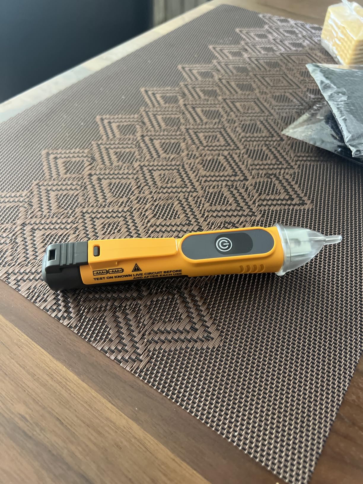 Ideal Single Range 50-600V Non-Contact Voltage Tester CAT IV 600V AC NCVT with LED Voltage Indicator, Audible & Visual Alerts, Auto Power-Off, Low Battery Alert Professional Electrician & DIY Tool customer photo 1
