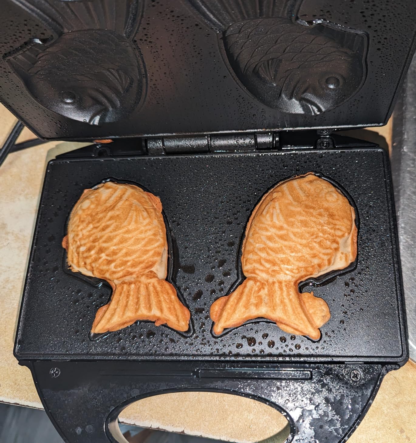 FineMade Taiyaki Fish Waffle Maker Machine with Non Stick Cooking Plate, Electric Japanese Fish Shaped Waffle Iron Pan, Korean Bungeoppang Pan, Recipe Included customer photo 1