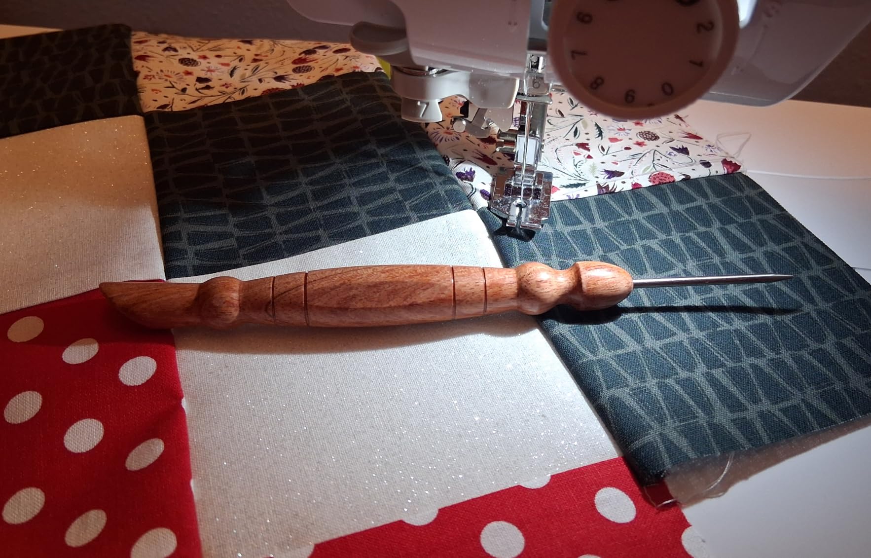 Savina Stiletto & Pressing Tool - Essential Quilting/Sewing Tool Stiletto, Presser - Precision Placement Tool for Getting Seams to Lay Correctly customer photo 1