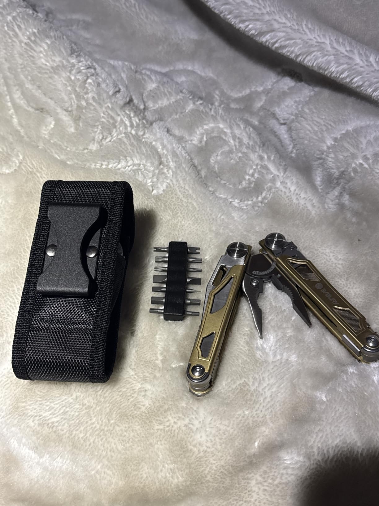 BIBURY Multitool Pliers Pro BI2045, Stainless Steel Multi Tool Pliers with Replaceable Wire Cutters and Saw, Foldable Multitools with Scissors and Screwdriver customer photo 1