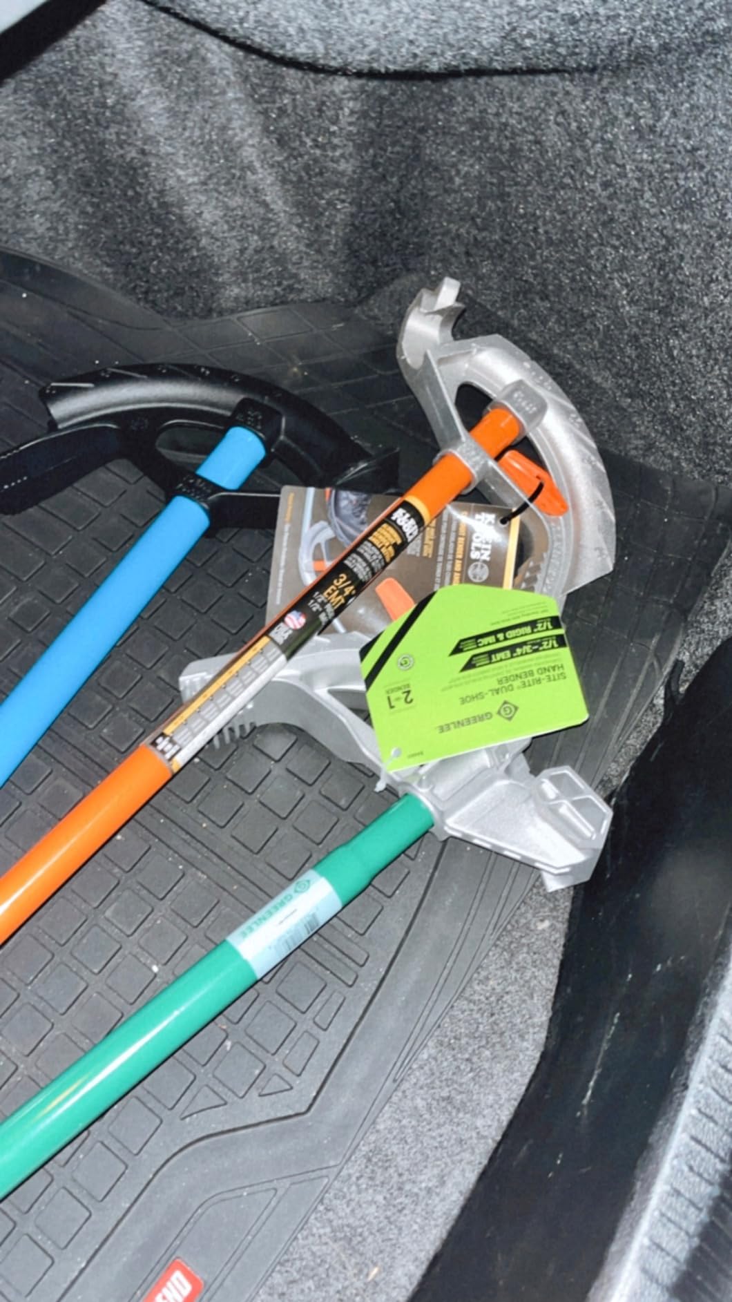 Greenlee 844AH Dual-Shoe Hand Bender w/Handle for 1/2-Inch and 3/4-Inch EMT and 1/2-Inch Rigid/IMC Conduits customer photo 1