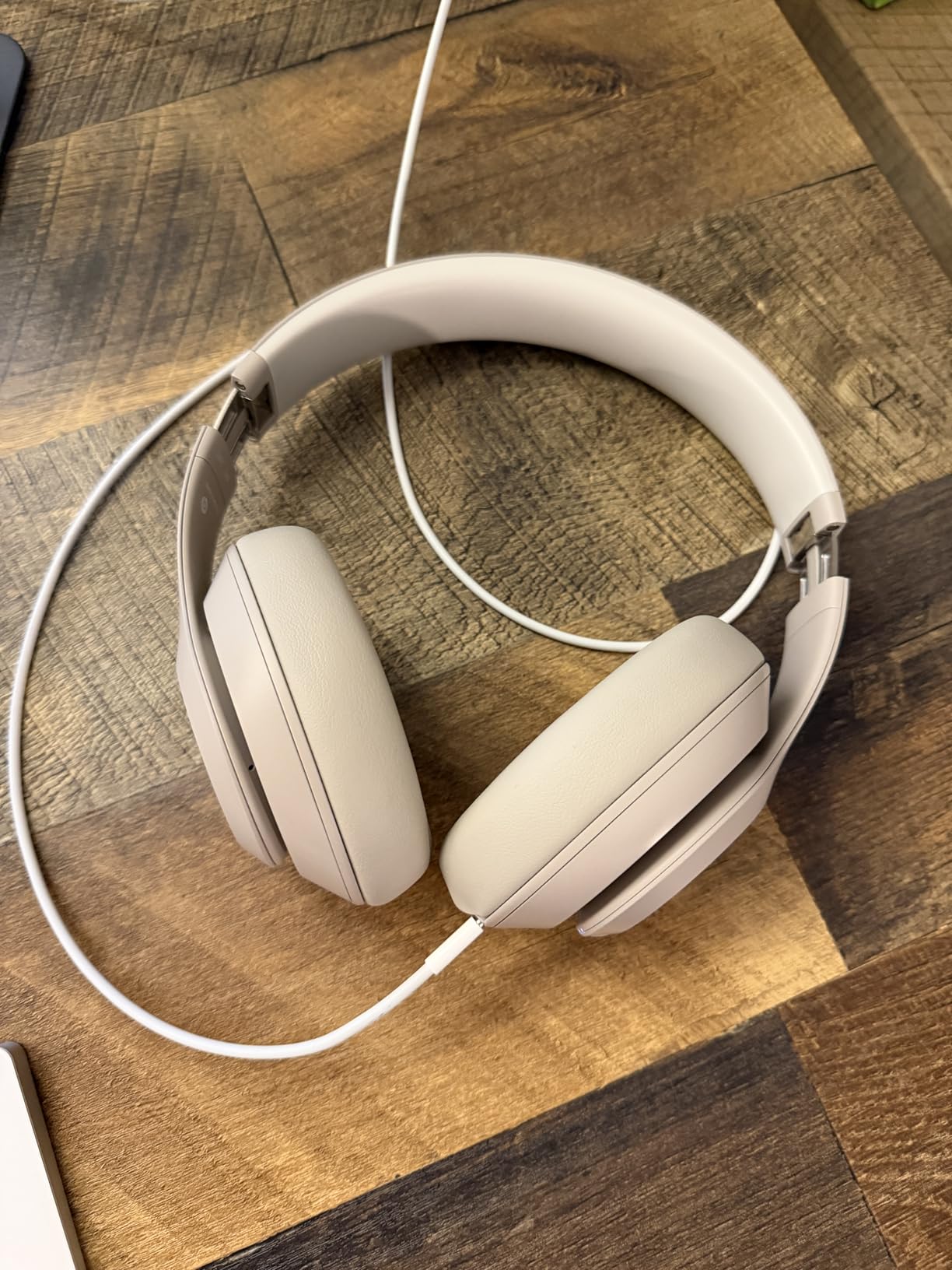 Beats Studio Pro-Premium Wireless Over-Ear Headphones- Up to 40-Hour Battery Life, Active Noise Cancelling, USB-C Lossless Audio, Apple & Android Compatible- Sandstone customer photo 1