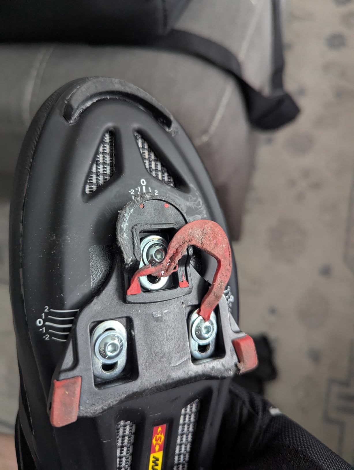 Shimano SM-SH10 SPD-SL Cleats 0 Degree Float (Fixed/No Float) customer photo 1