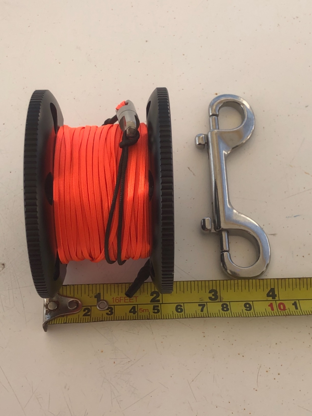 100FT Scuba Diving Reel with Bolt Snap, Aluminum Alloy Finger Spool with Braided Nylon Line - Big Dive Reel for Scuba, Snorkeling, Spearfishing, Cave & Wreck Diving (Orange Line Blue Reel) customer photo 2