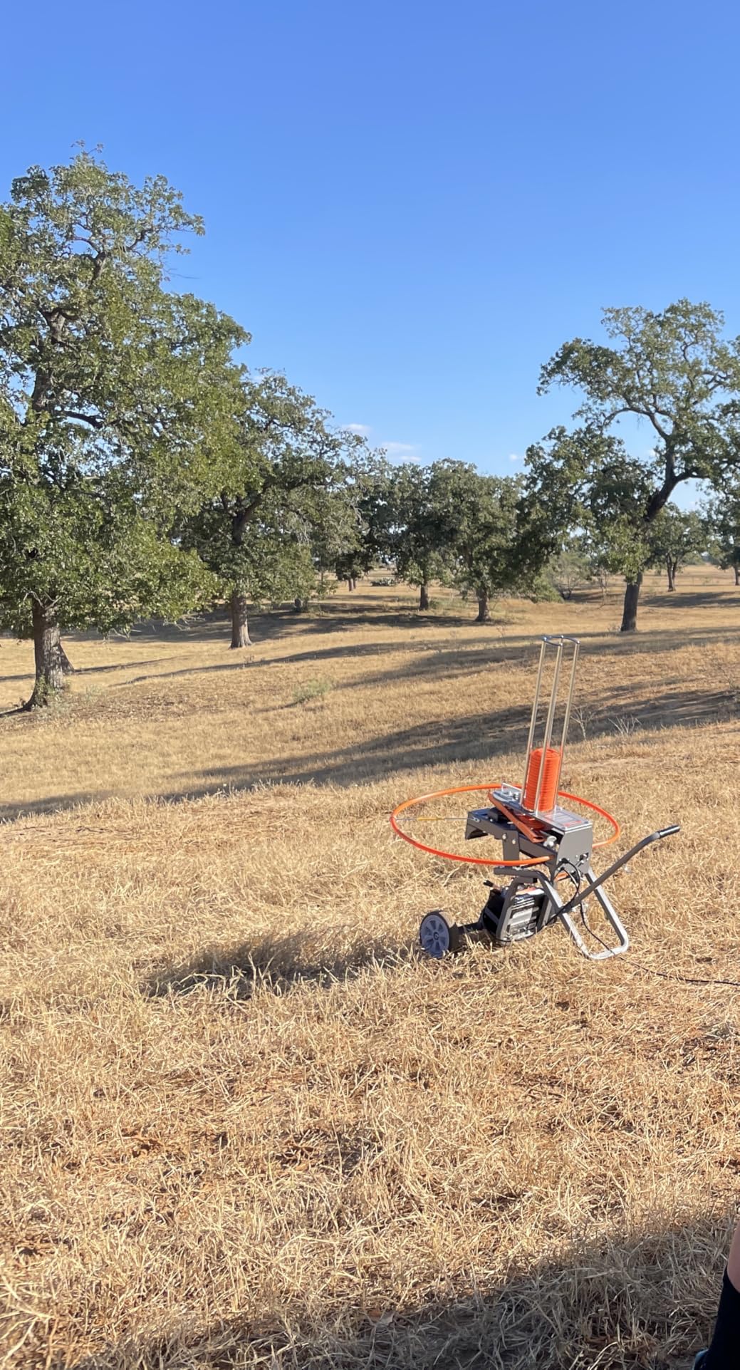 Champion Range and Target WheelyBird 3.0 Auto-Feed Trap - 60 Clay Stack, Quick-Throw Motor, 70 Yards Distance, Ultra-Wide Tires & Wireless Remote Compatible customer photo 1