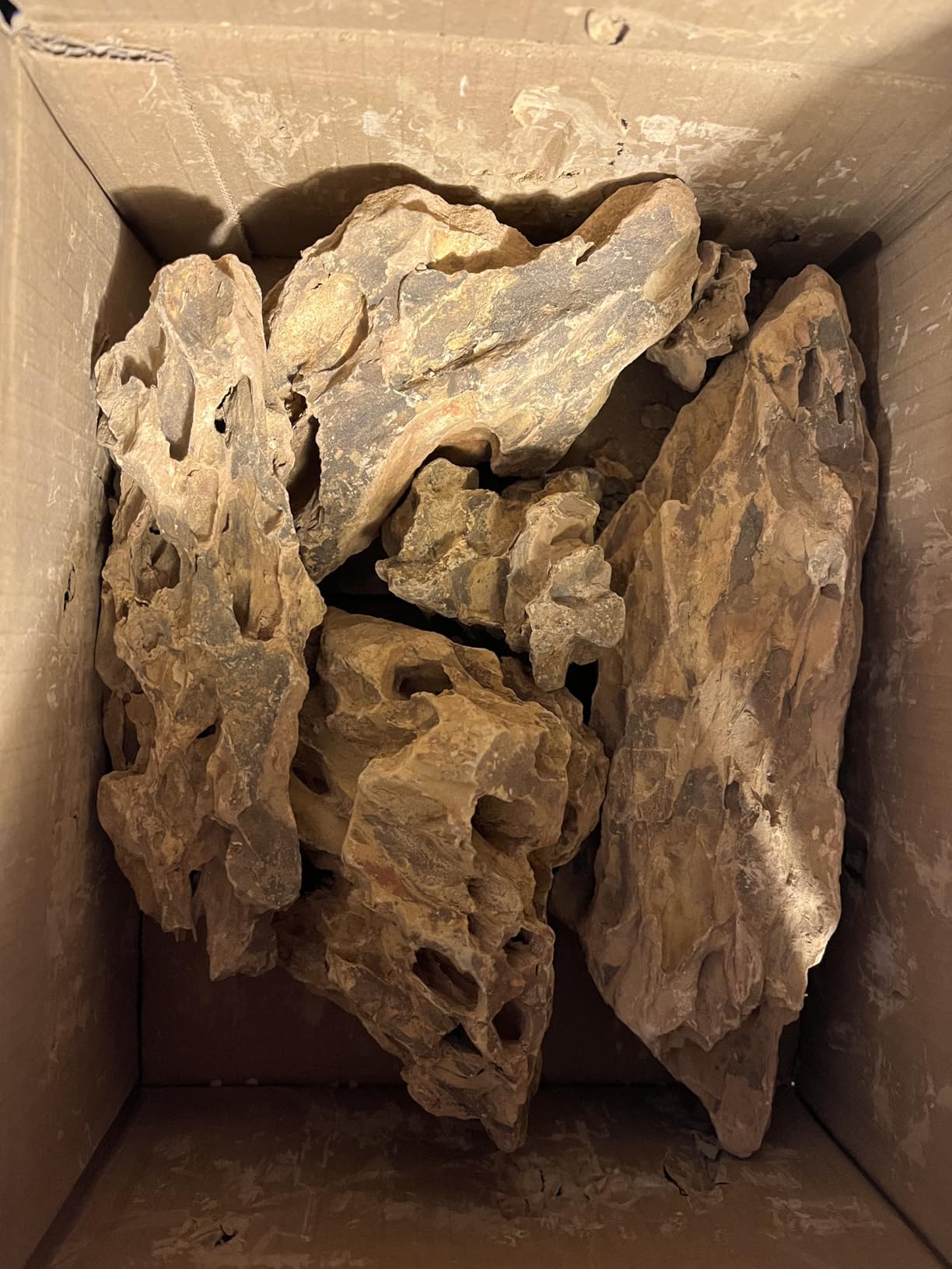 Unocho Aquarium Stone Rocks Dragon Stone 10lb Aquarium Decor Rocks Aquascaping Stone (2-6 inches) customer photo 1