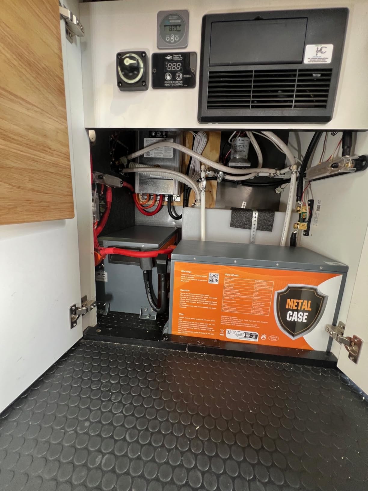 ECO-WORTHY 3584Wh 12V 280Ah LiFePO4 RV Battery w/Bluetooth & Low Temp Cutoff - Built-in 200A BMS - Deep Cycle for Camper, Trailer, Off-Grid, Solar System customer photo 1