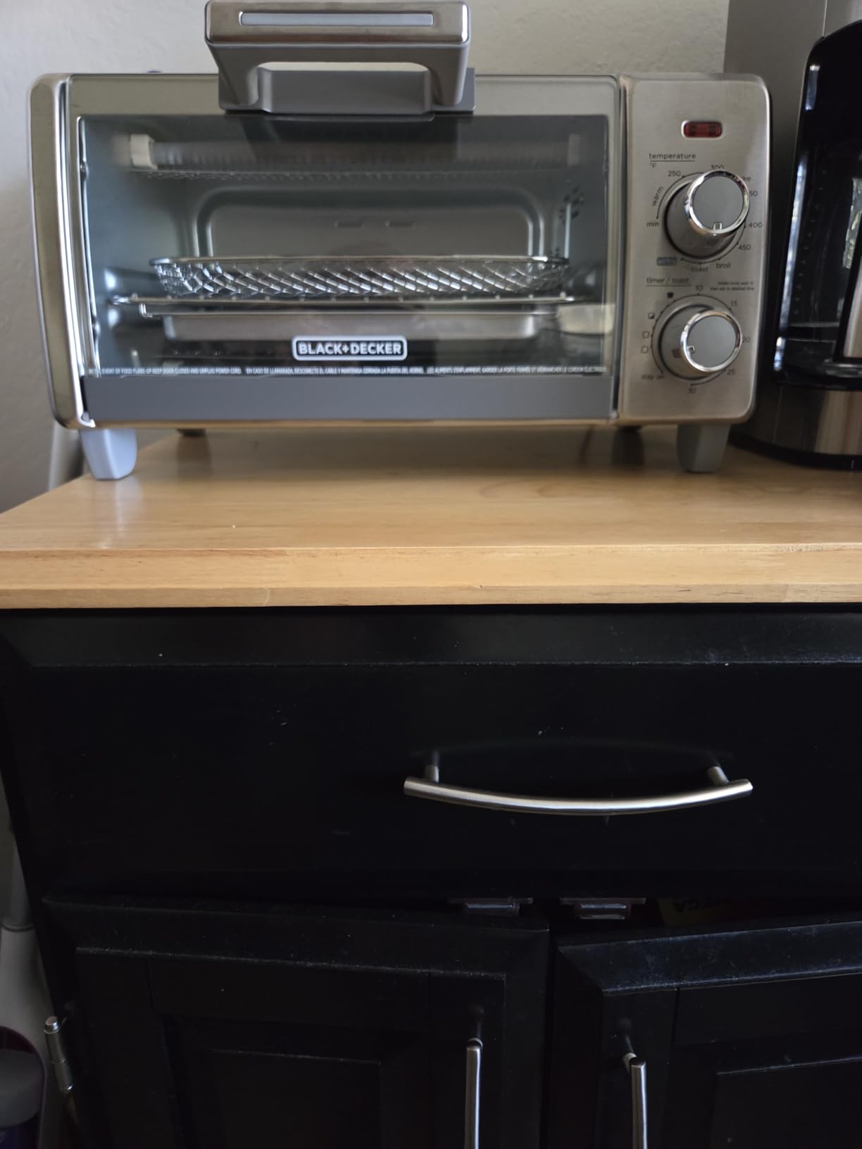 BLACK+DECKER Crisp 'N Bake Air Fry Countertop Convection Toaster Oven, Medium Capacity, 4-Slice customer photo 1