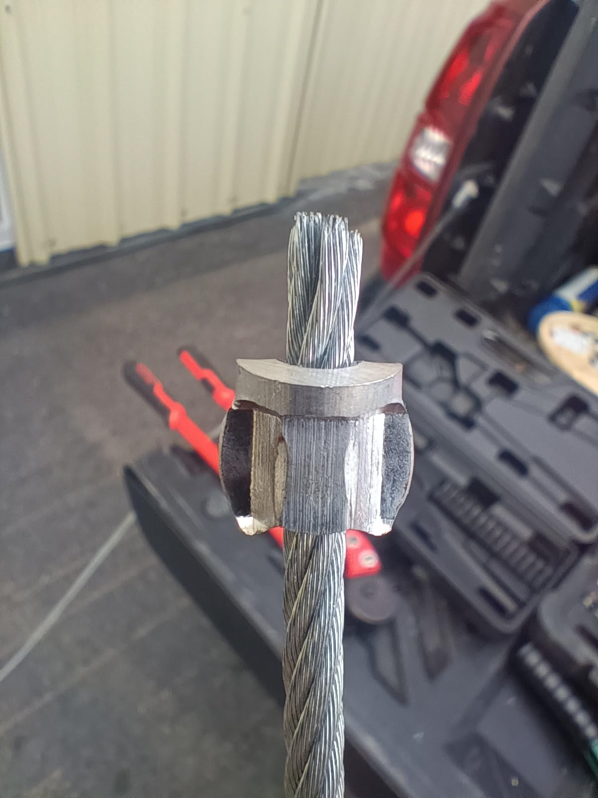 16 Ton Hydraulic Wire Crimper Battery Cable Lug Terminal Crimping Tool with Standard US Cable Dies, Crimps 6 AWG to 600 MCM customer photo 1