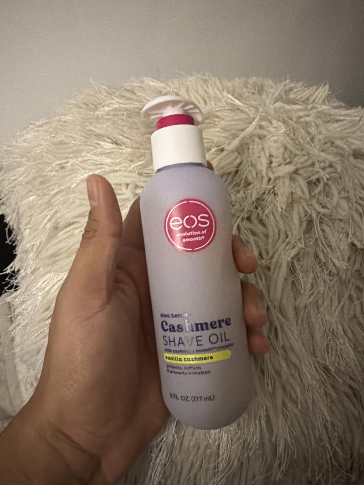 eos Cashmere Shave Oil - Vanilla Cashmere, Moisturizing Shave Oil with Shea Butter & Glycerin customer photo 2