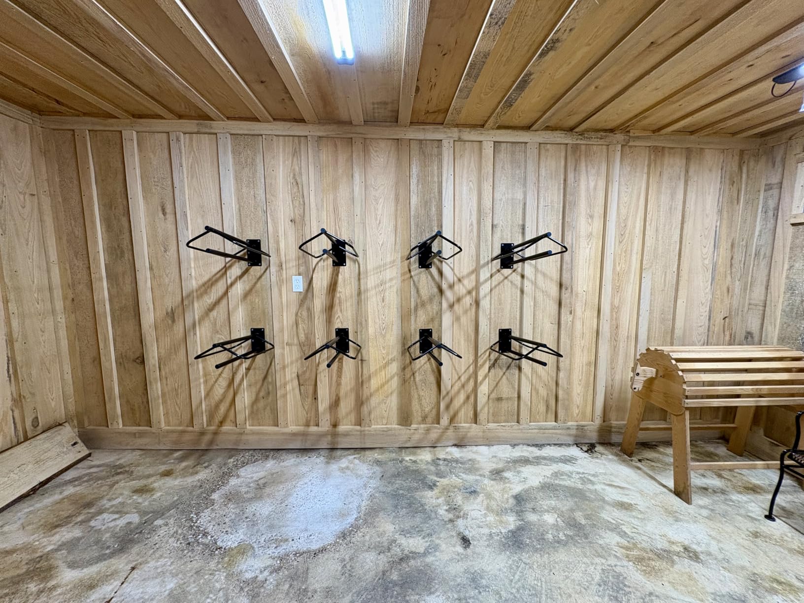 2 Pack Saddle Rack with Pad Bar, Heavy Duty Wall Mounted Saddle Stand Saddle Pad Rack for English Western Saddles Horses Blanket, Black customer photo 2