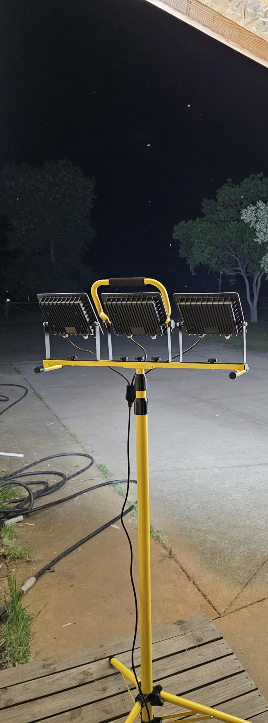 Zetunlo 21000Lumen LED Work Lights with Stand - 3 Head Portable Work Light with 16FT Cord - IP66 Waterproof Tripod Worklights for Outdoor Indoor Job Site Workshop Garage Construction Site Lighting customer photo 2