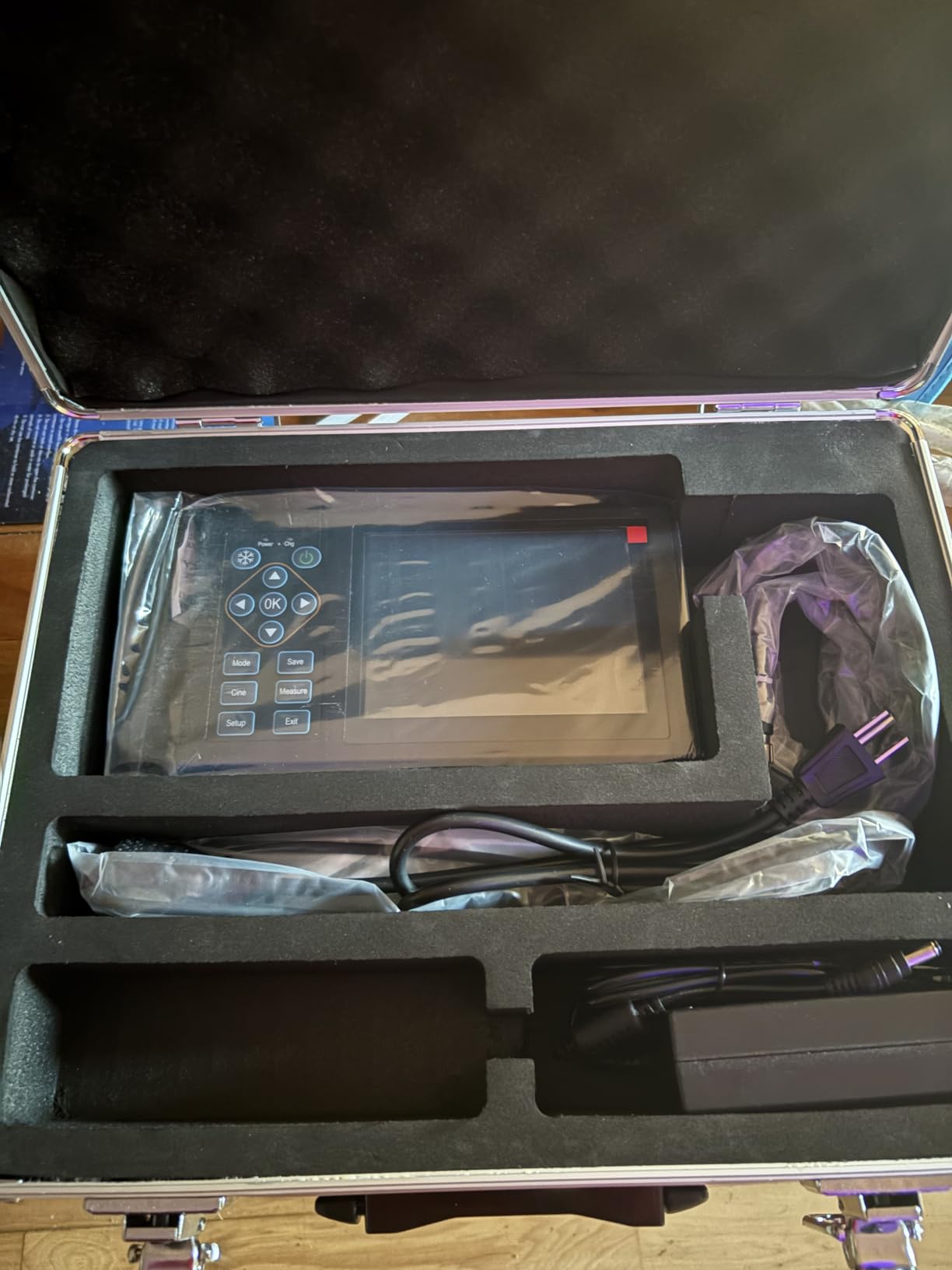 Ultrasound Machine M10, Aluminum Alloy Designed with 3.5 MHz Probe for Dog Kennels, Pig Farm and Sheep Farm Pregnancy Check, Full Rechargeable + Carrying case, Friendly to Beginners customer photo 1