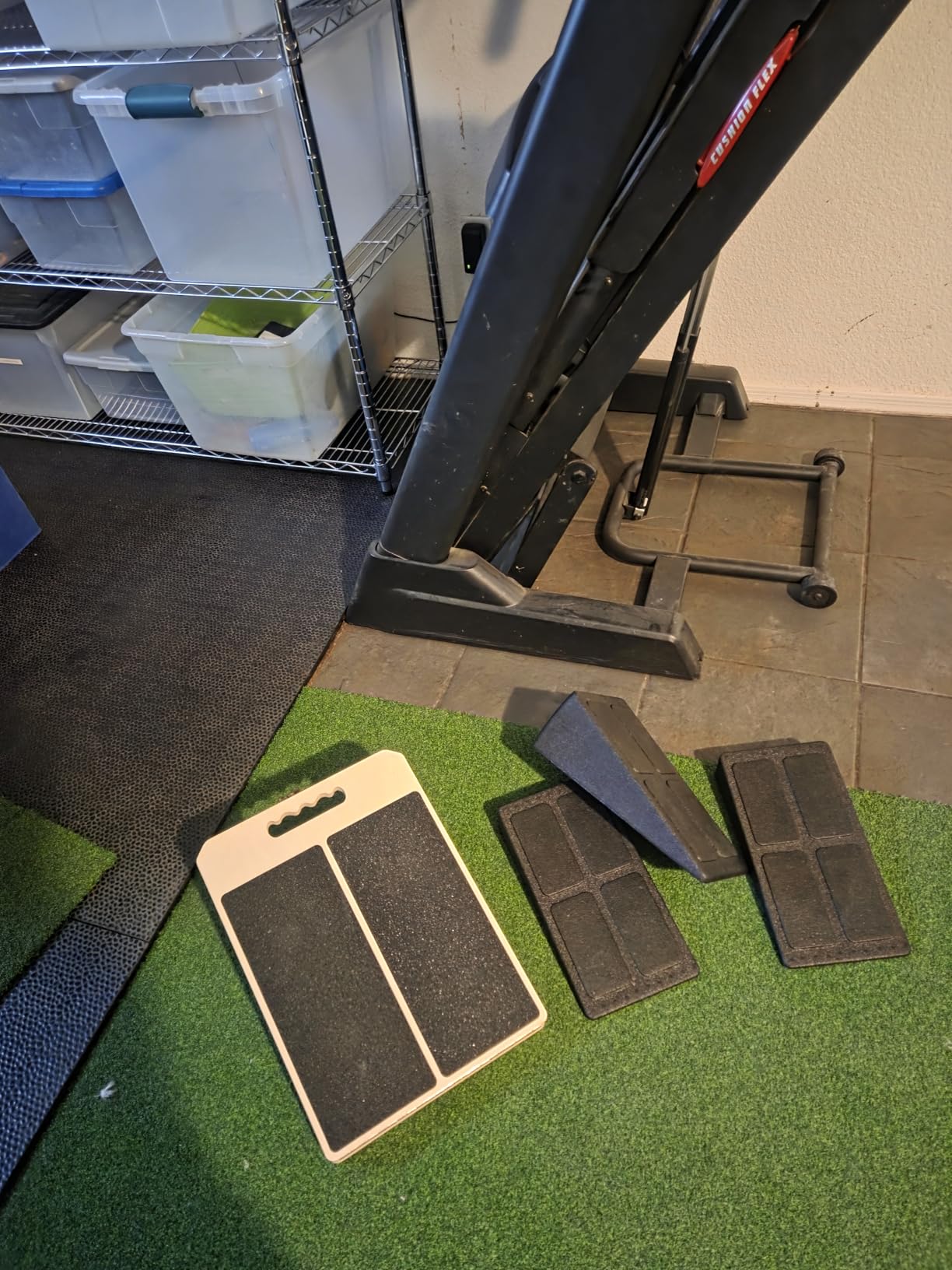 Slant Board for Calf Stretching, Adjustable Portable Wooden Incline Board for Calf Stretcher with Training Poster, 300 Lbs Weight Capacity customer photo 1