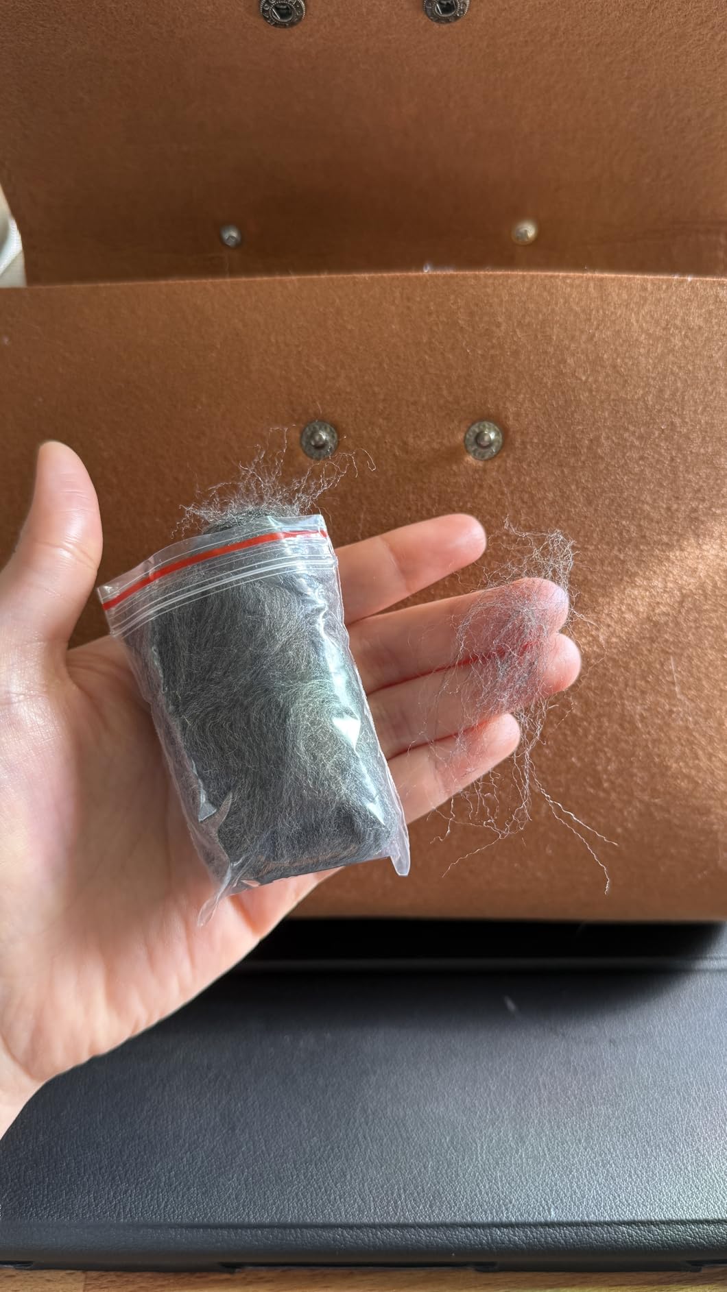 ZXIIXZ Needle Felting Kit, 24 Colors Felting Wool Kit with Felt Bag, Felting Needles, Pad, Felting Wool Bulk for DIY Needle Felting Beginner with Step by Step Instructions customer photo 1