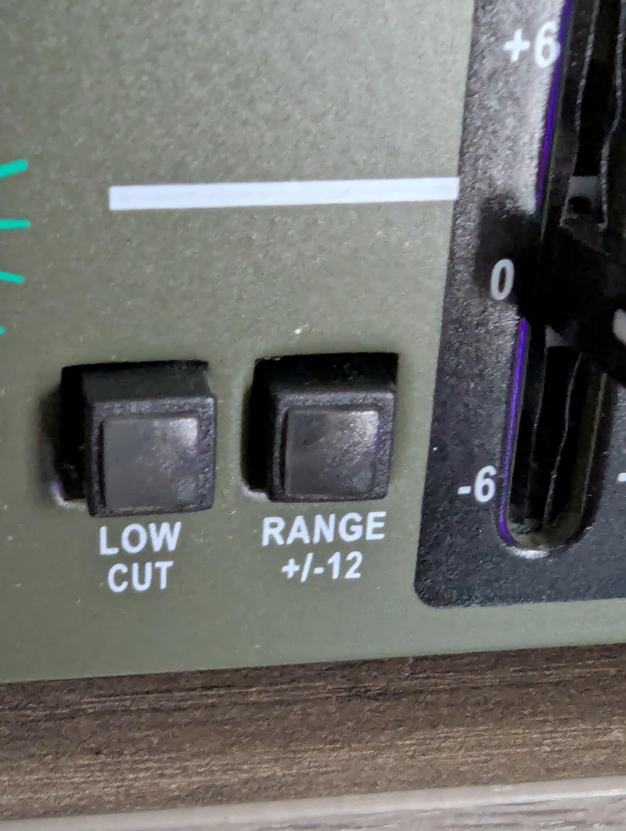Graphic Equalizer 15-Band Stereo EQ for Home Audio, Dual Channel Professional DJ Equalizer, Noise Reduction 1U Rack Mount (EQ-215) customer photo 1