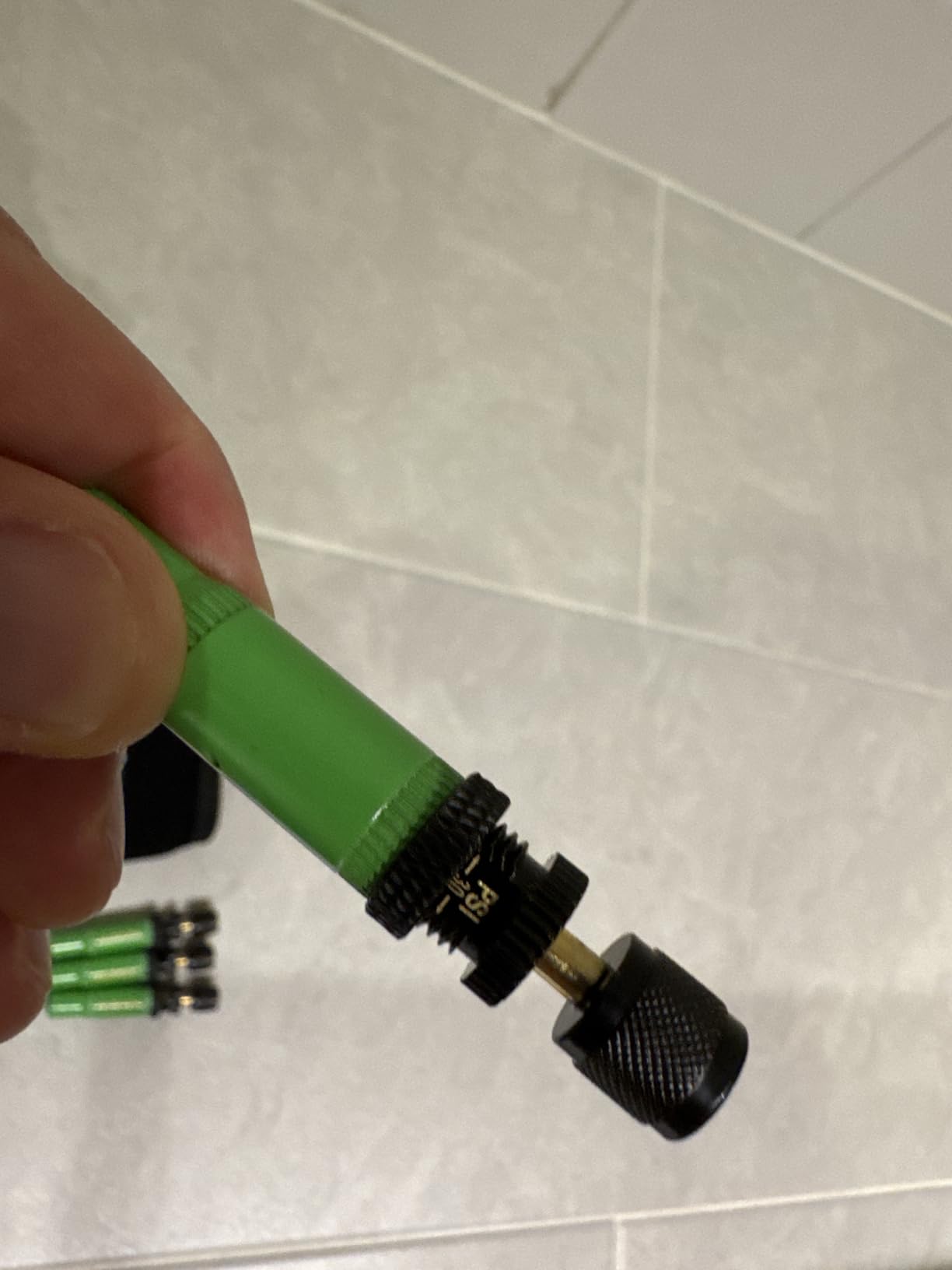 Rhino USA Adjustable Tire Deflator Kit (10-30 PSI), Automatic Screw-on Air Down Tool with Auto Stop, 4-Pack Green customer photo 2
