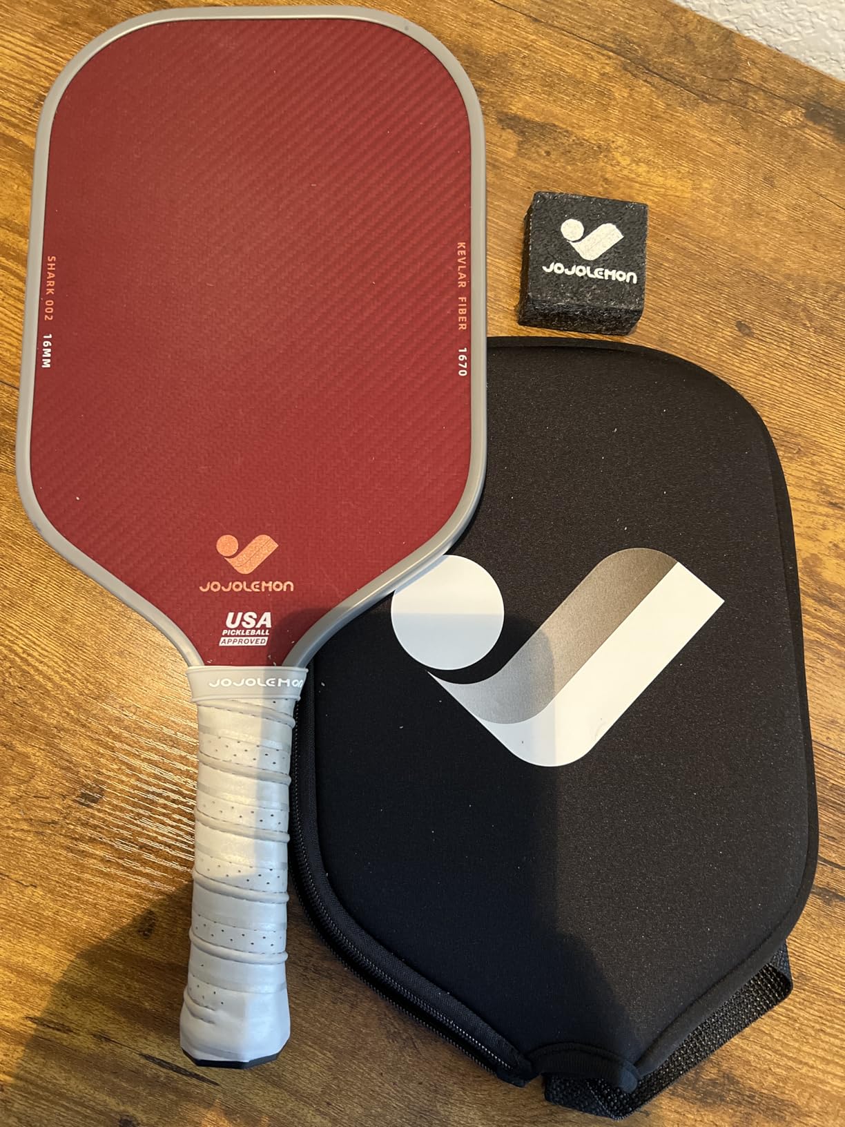 JOJOLEMON Pickleball Paddles, Carbon Fiber Pickleball Paddle with a 16mm Shark Power Polymer Core, Designed for Ultimate Spin & Consistency customer photo 1